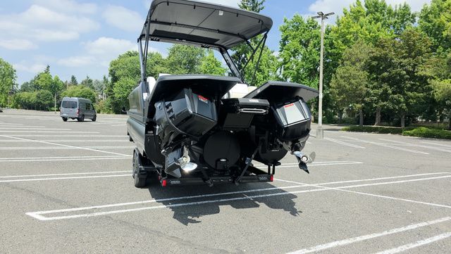 2025 Manitou 26' Explore 6' Max Deck With Dual 150hp Motors - 18