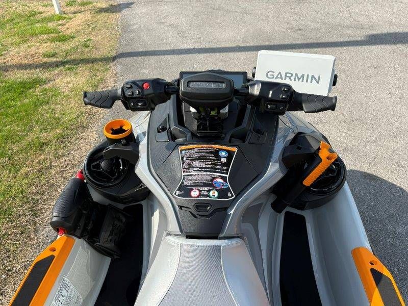 2026 Sea-Doo FishPro Trophy 170 w/ Sound - 27