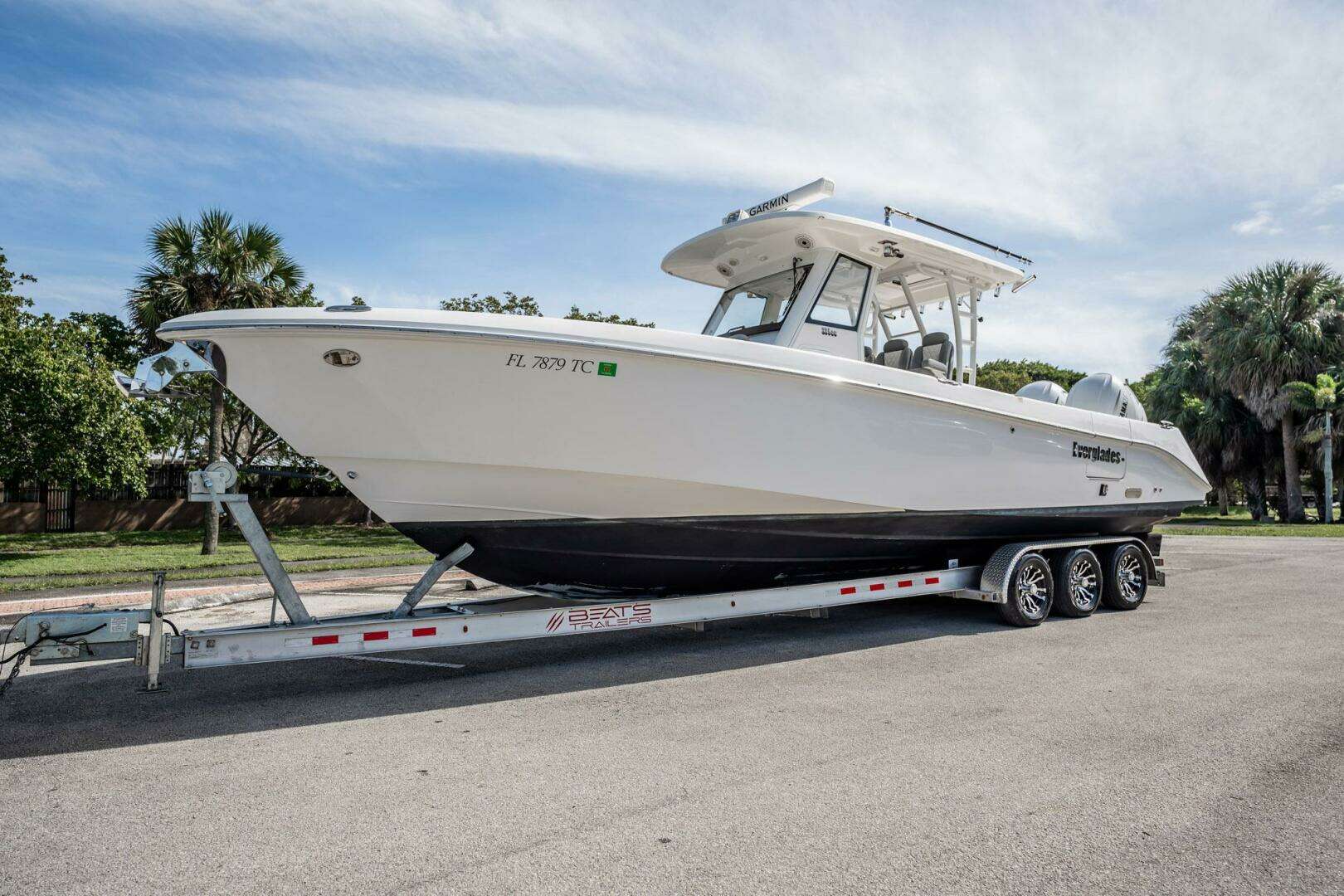 2021 Everglades 335 Center Console - Image 56