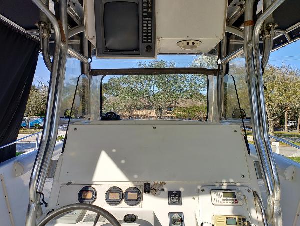 2002 Century 3200 Center Console - 21