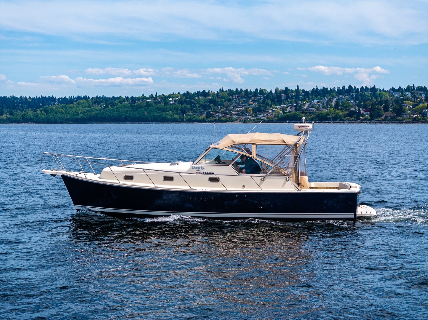 2004 Mainship Pilot 34 - Image 9