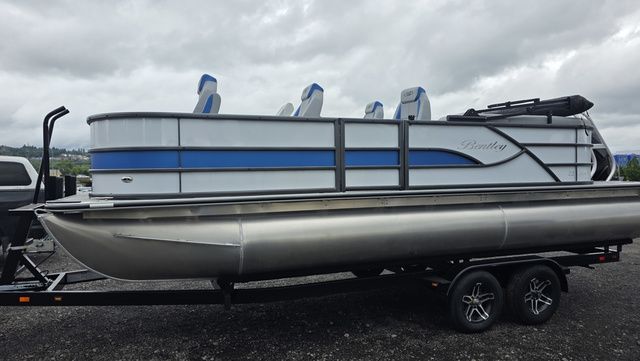 2026 Bentley Pontoons LEGACY 223 DL NAVIGATOR With 200hp XL Four-Stroke
