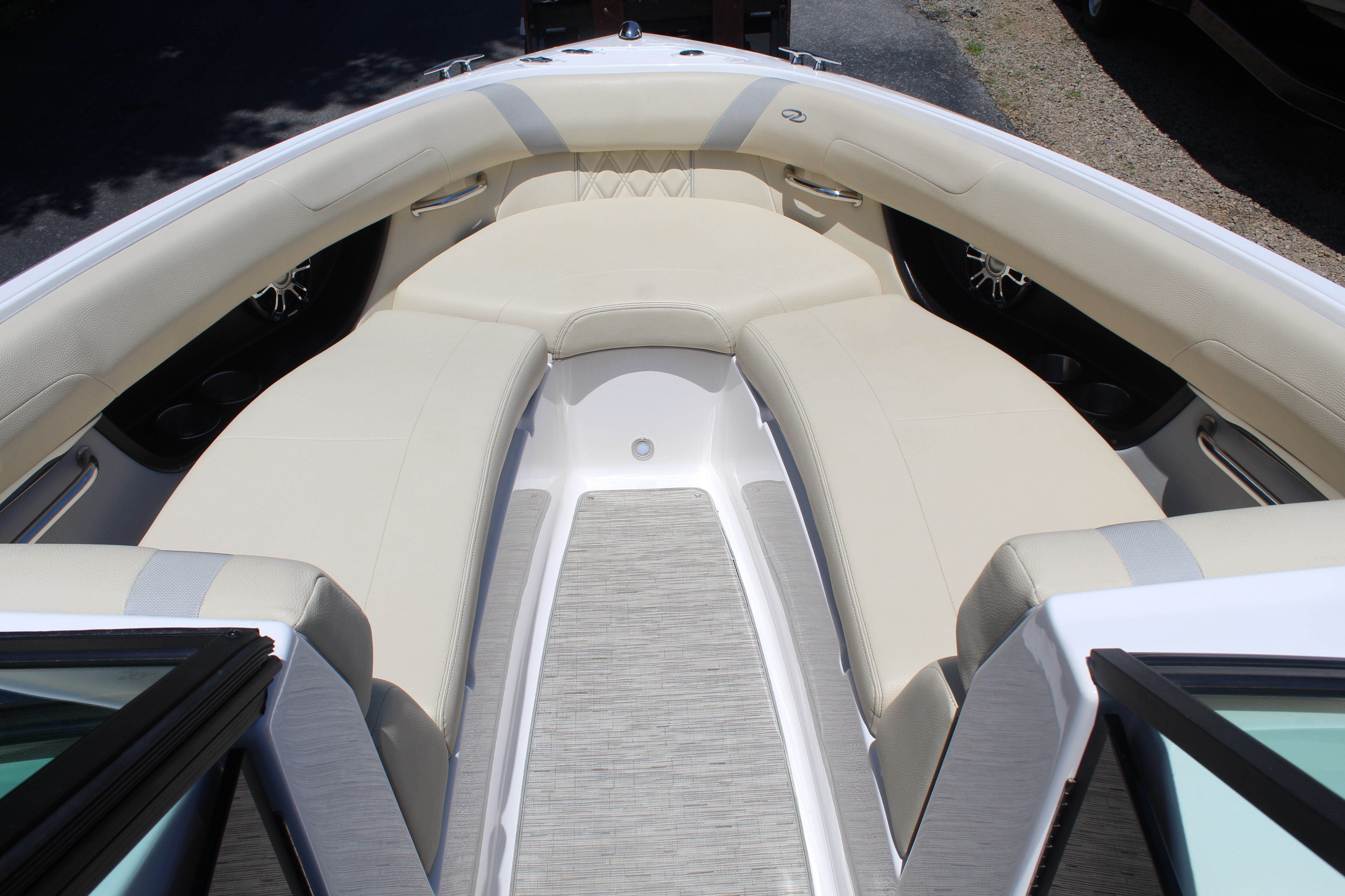 2019 Regal 25 RX Surf - 13