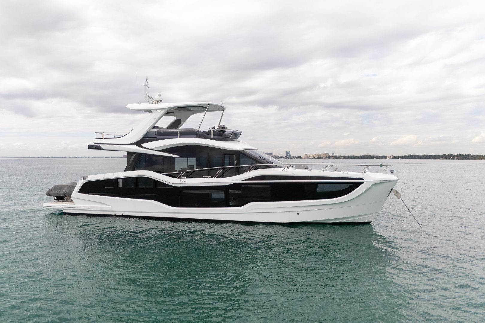 2025 Galeon 560 FLY - Image 6