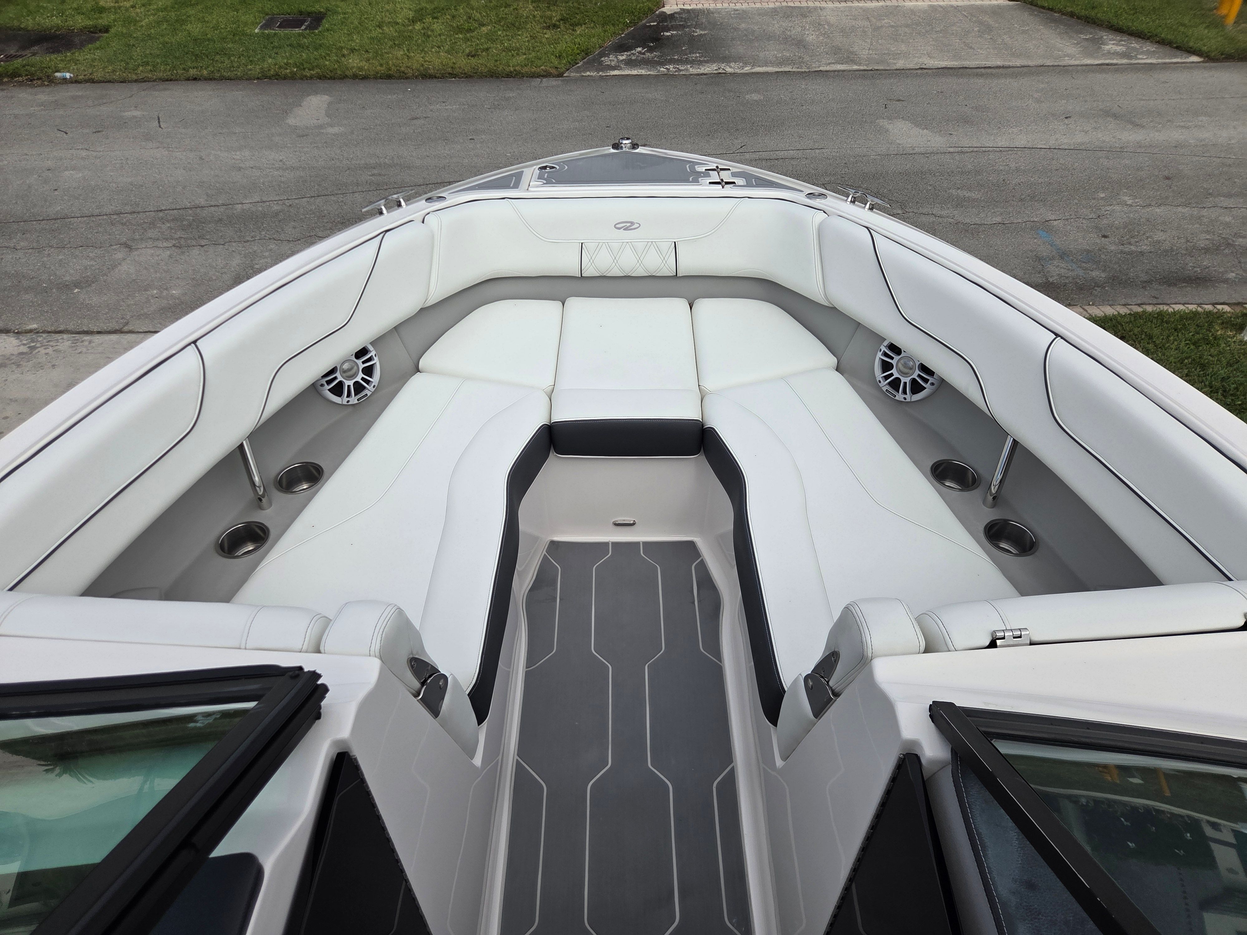 2021 Regal LX6 - 28