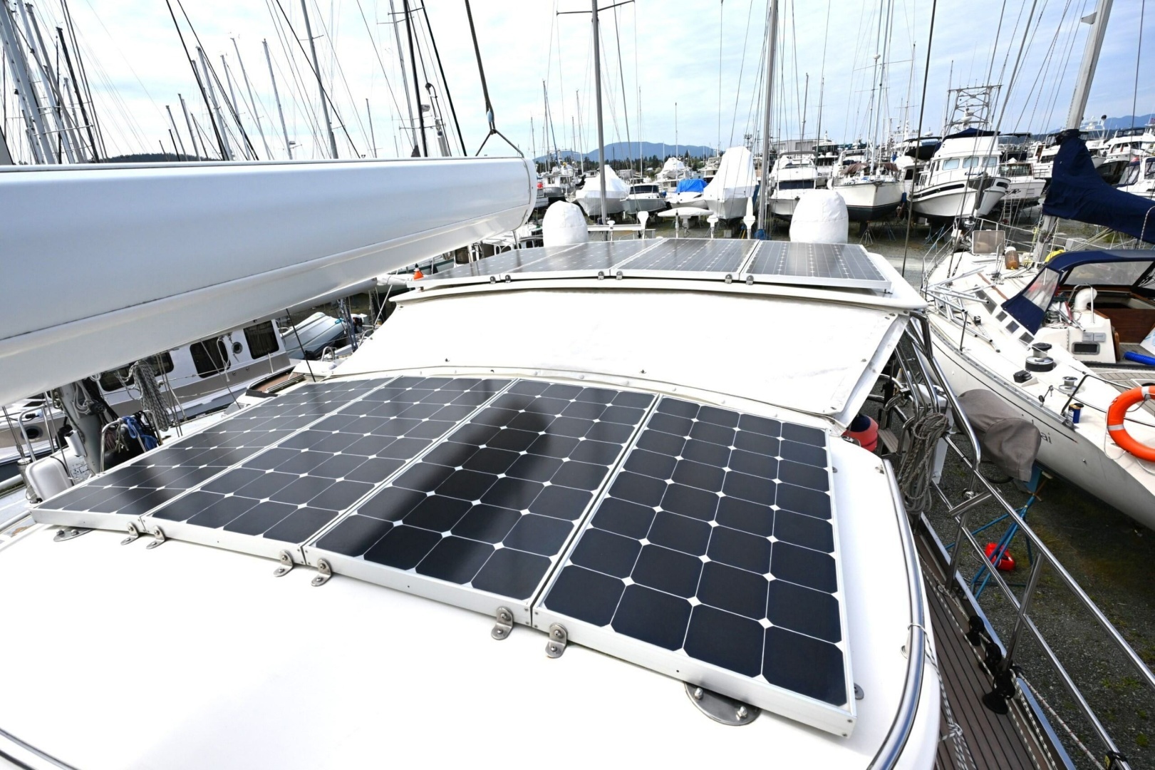 2006 Waterline 50 - Image 20