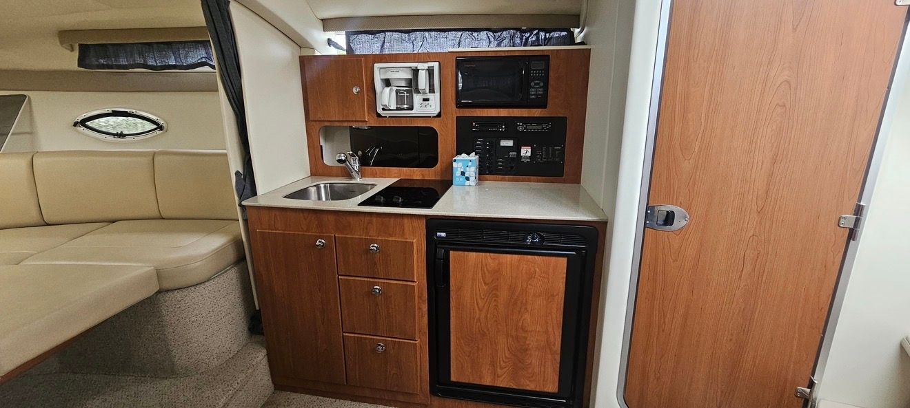 2005 Bayliner 325 - 10
