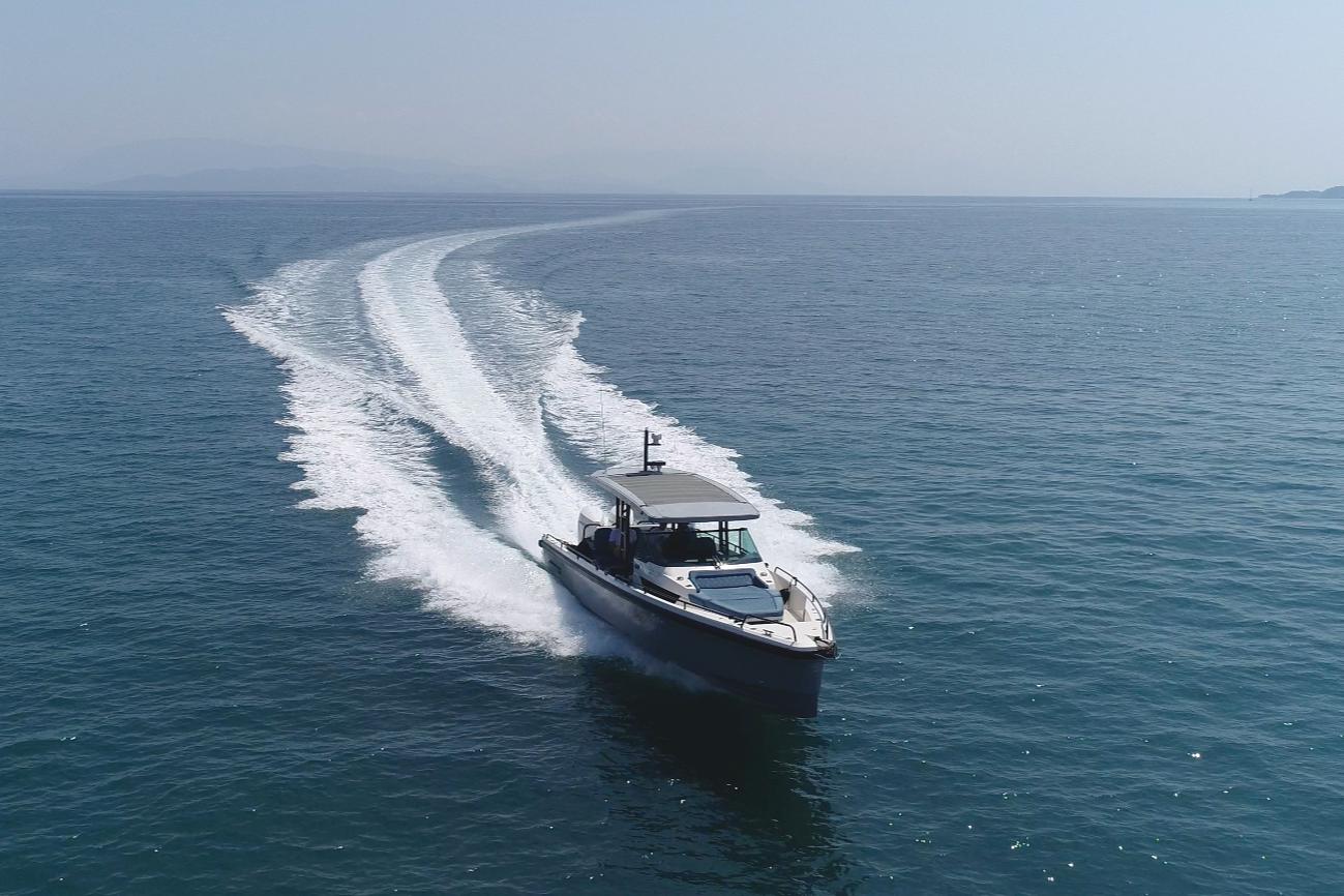 2019 Axopar 37 Cabin