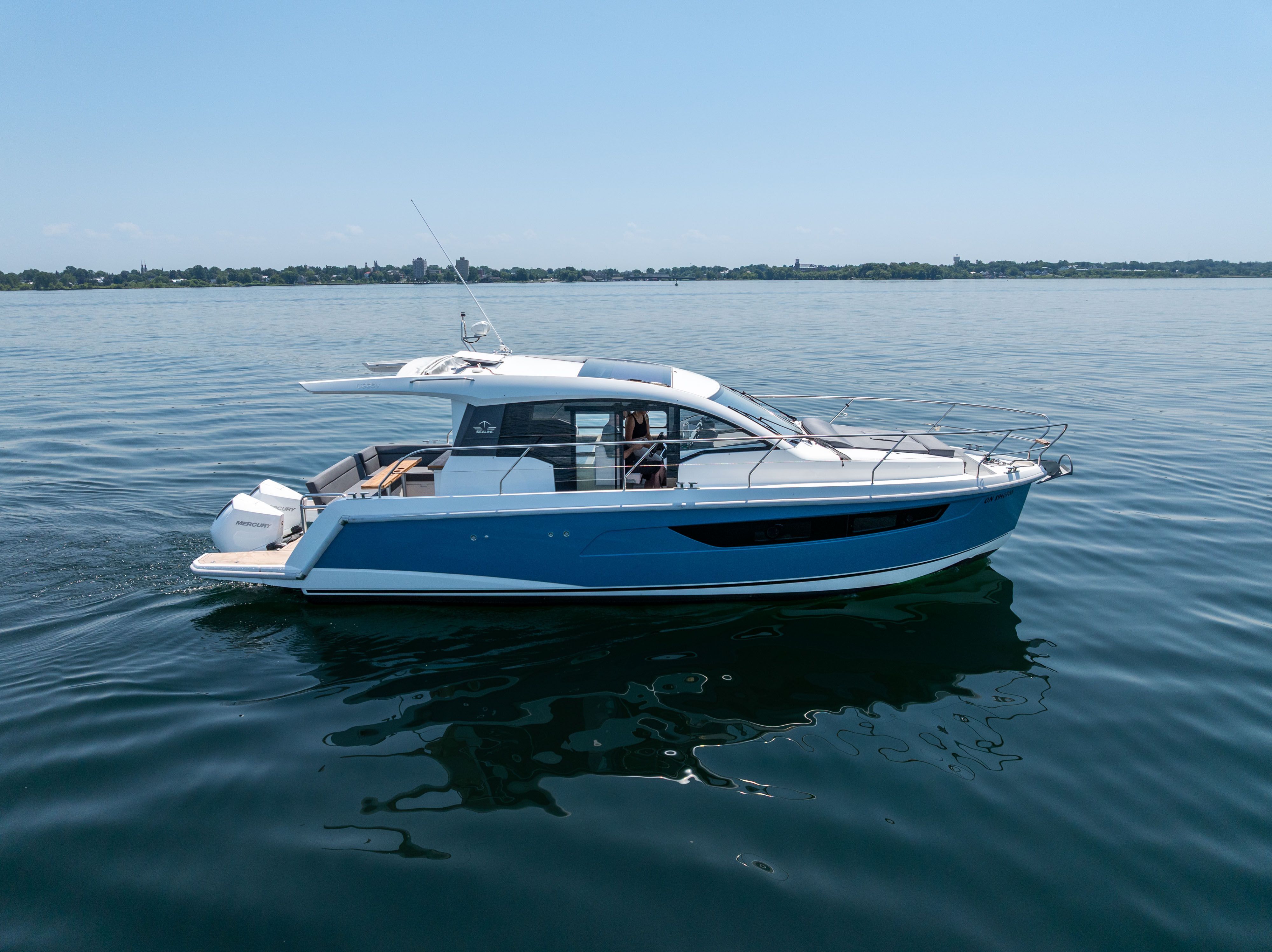 2023 Sealine C335V