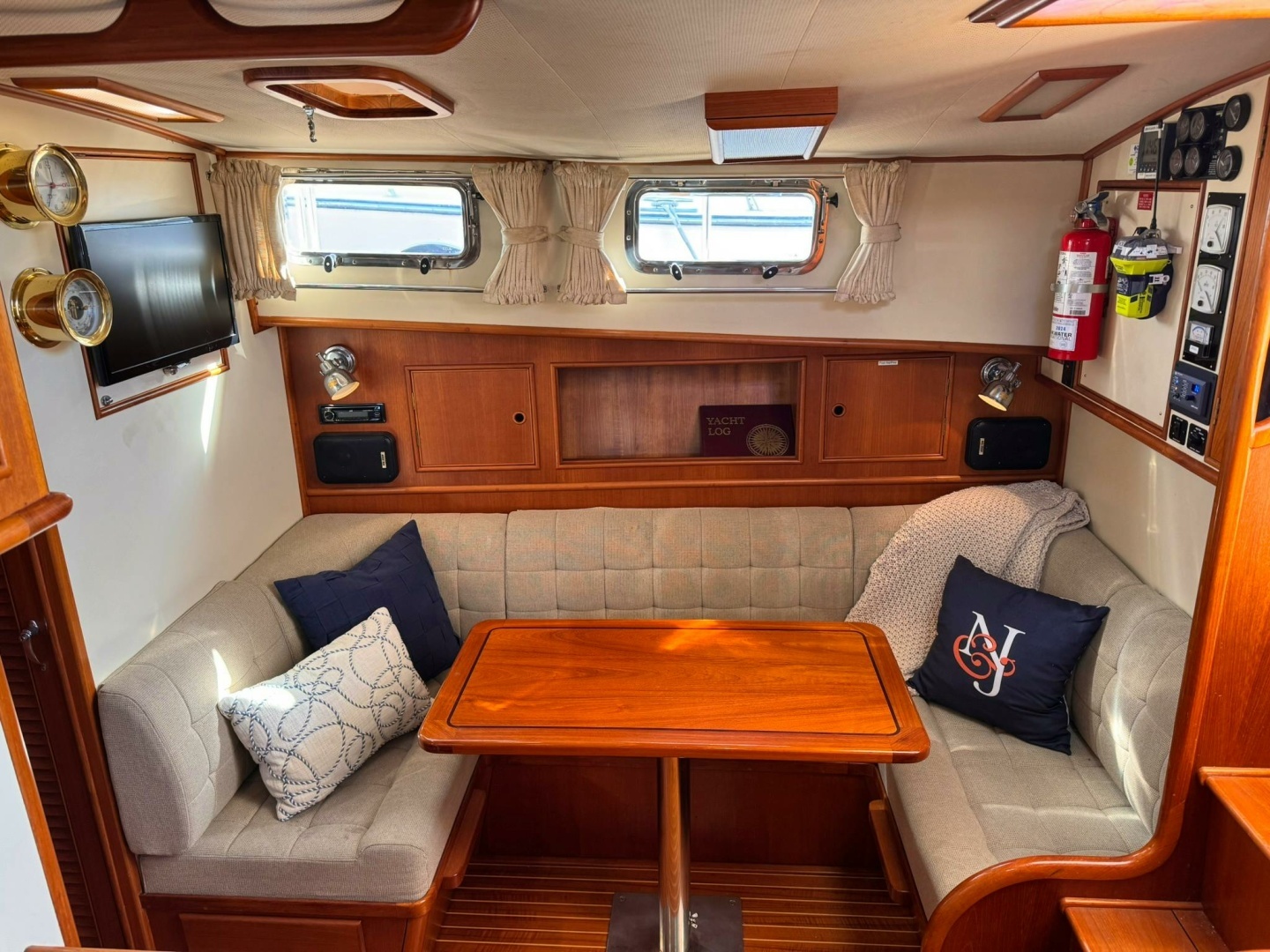 1999 Grand Banks Yachts — - Image 21