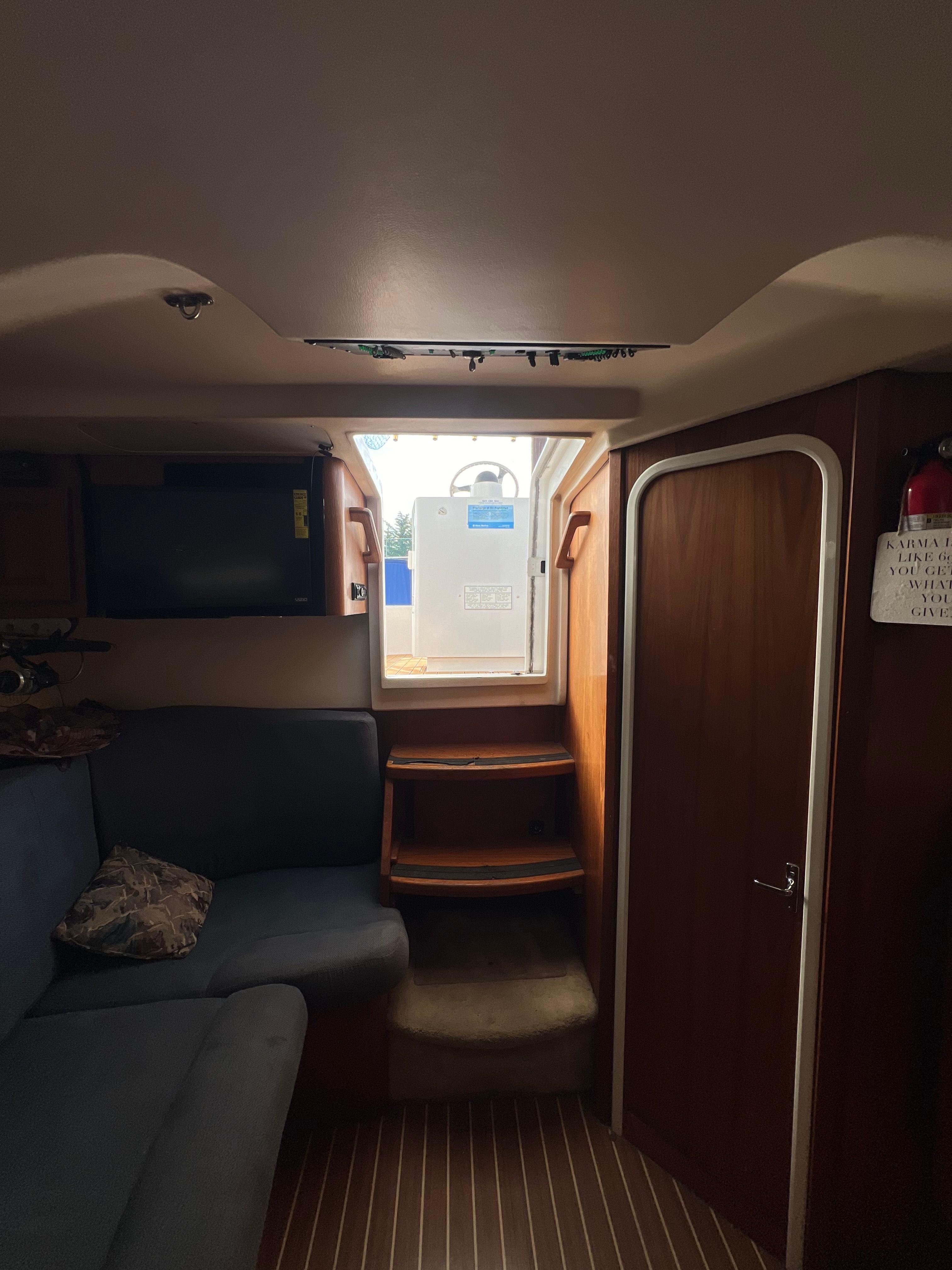 1998 Luhrs 32 - 38