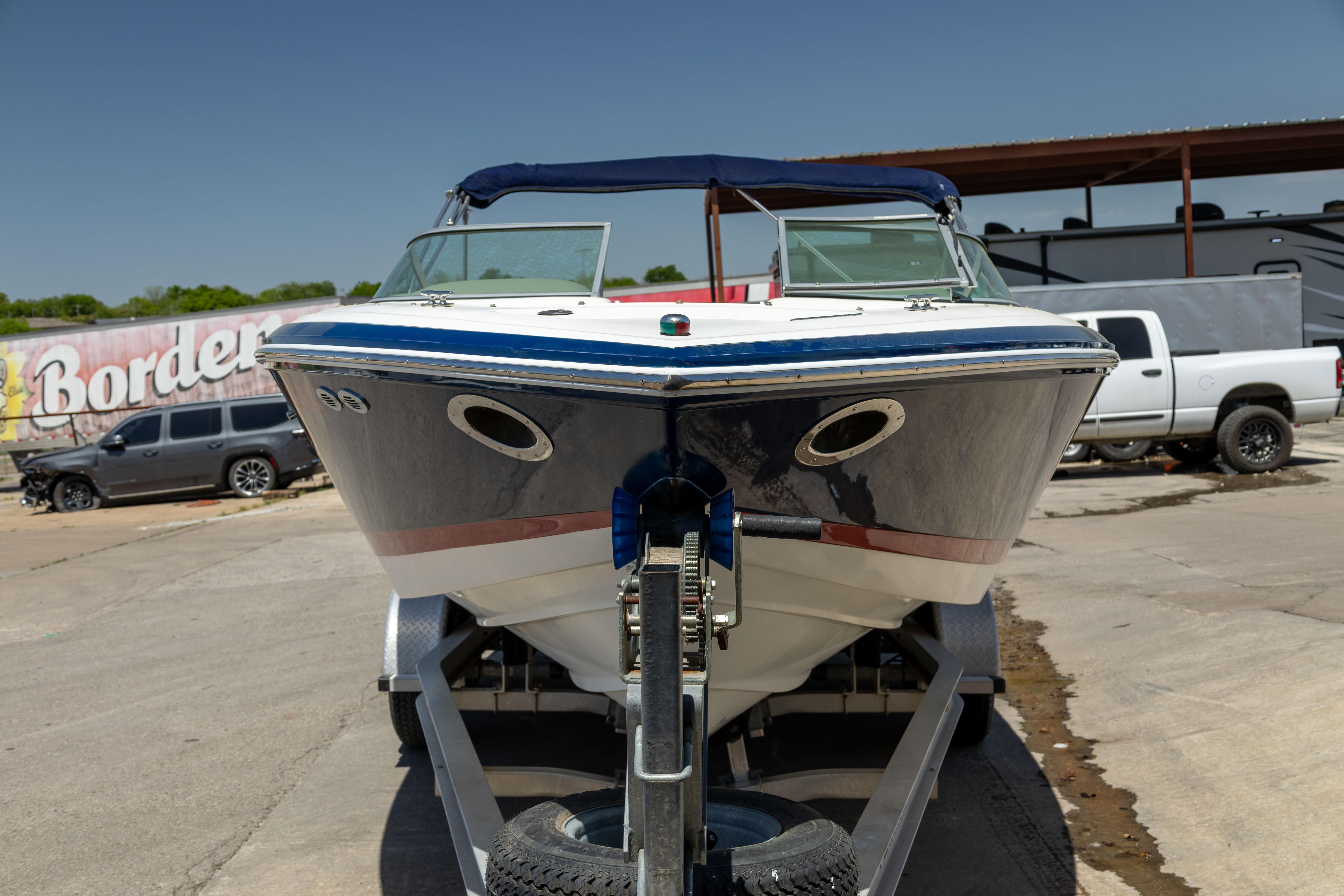 2005 Cobalt 226 - 2