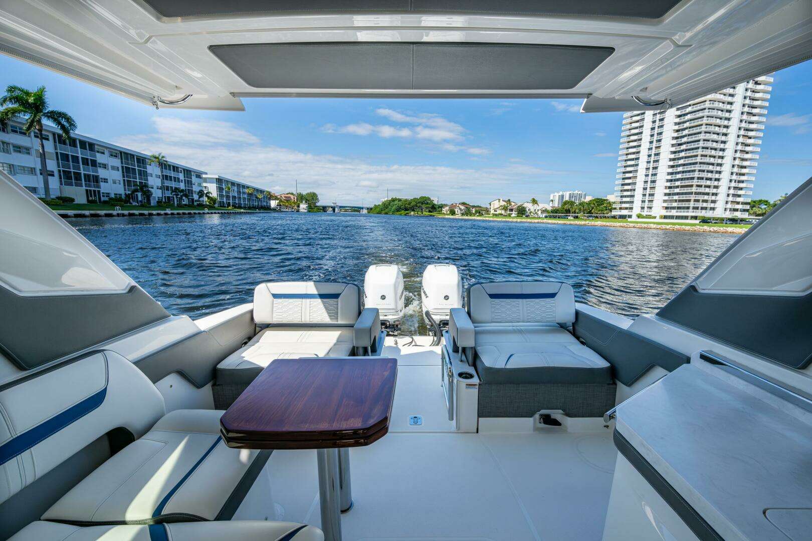 2021 Tiara Yachts 34 LX - Image 11