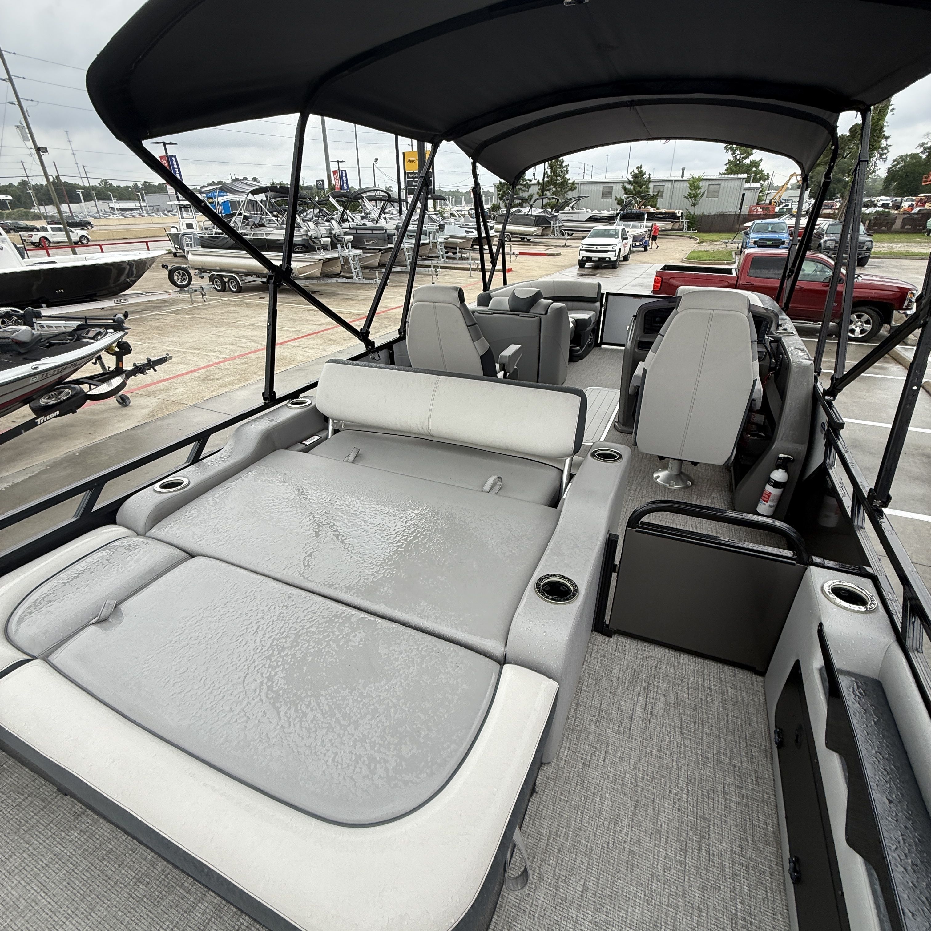 2025 Avalon Catalina Versatile Rear Bench - 23' - 16