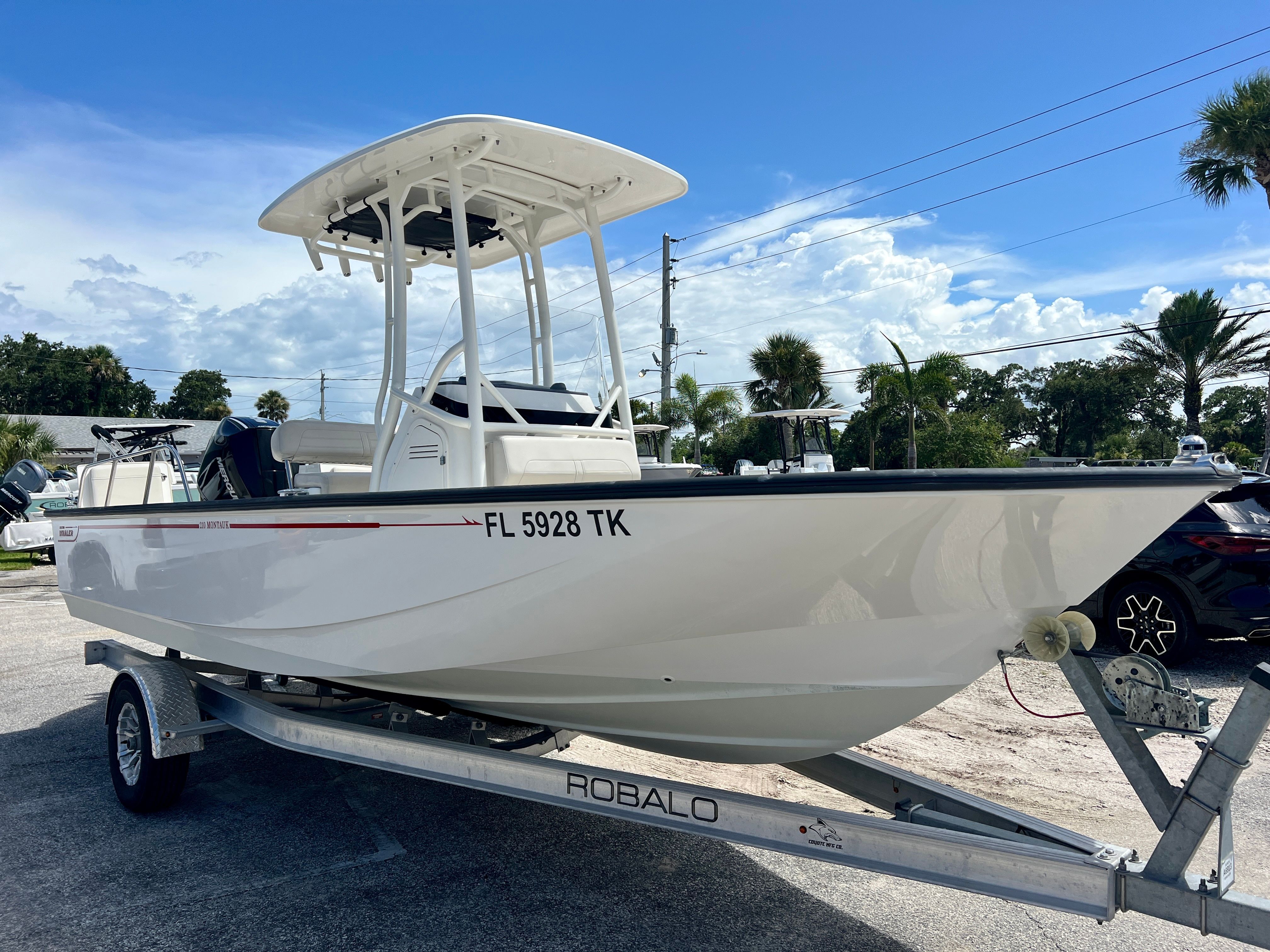 2023 Boston Whaler 210 Montauk - 2