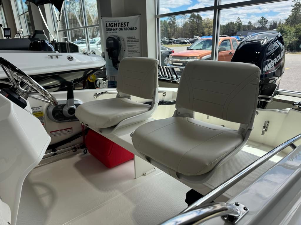 2026 Boston Whaler 130 Super Sport - 9