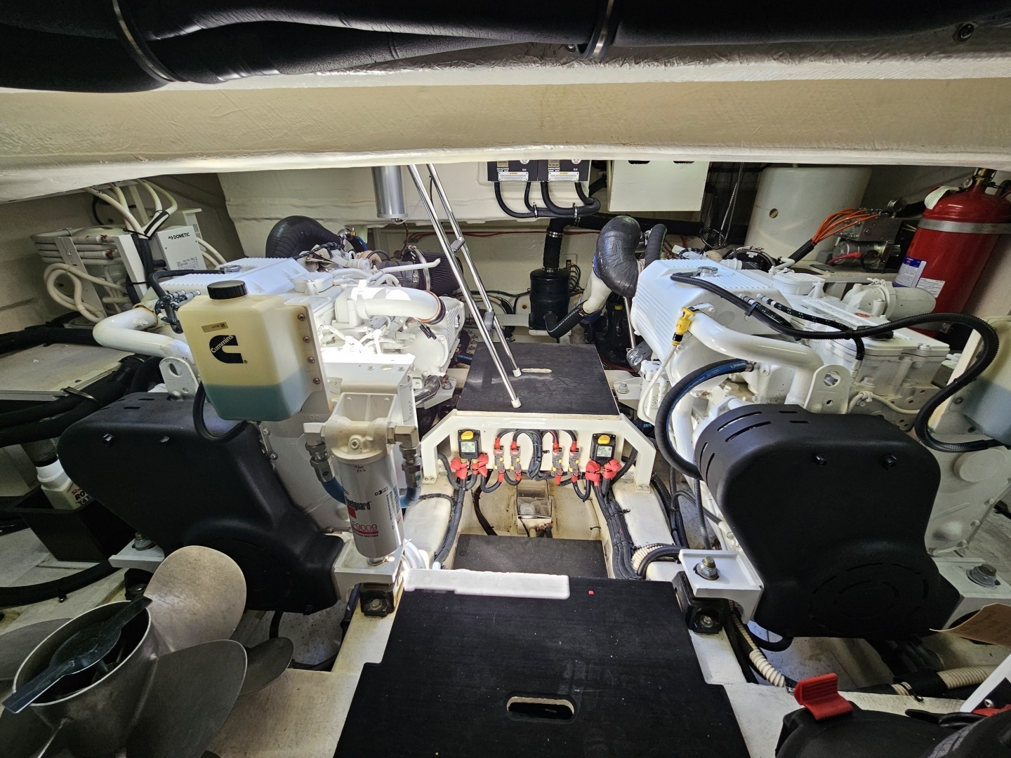 2019 Sea Ray 520 Sundancer - Image 48