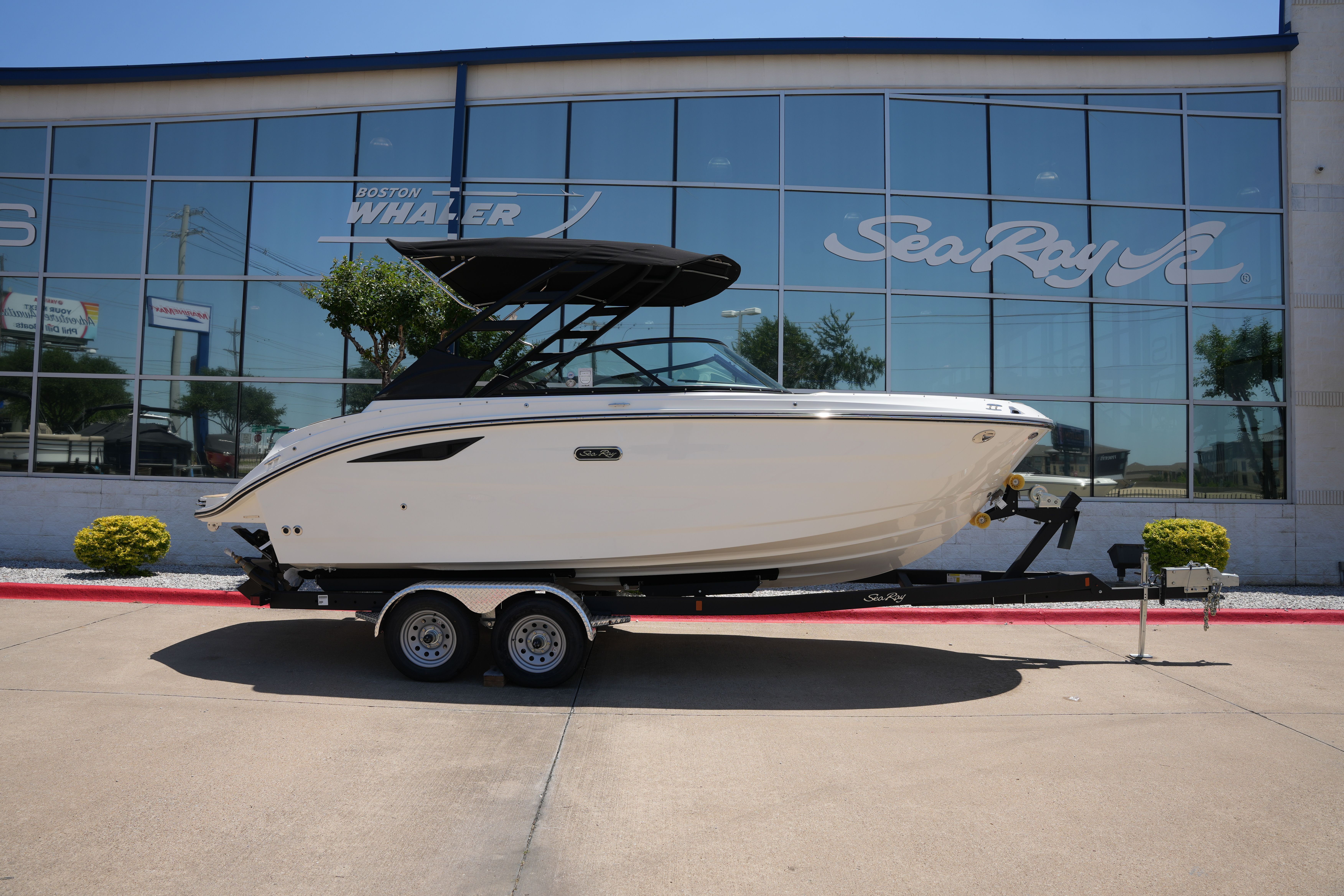 2026 Sea Ray SDX 230