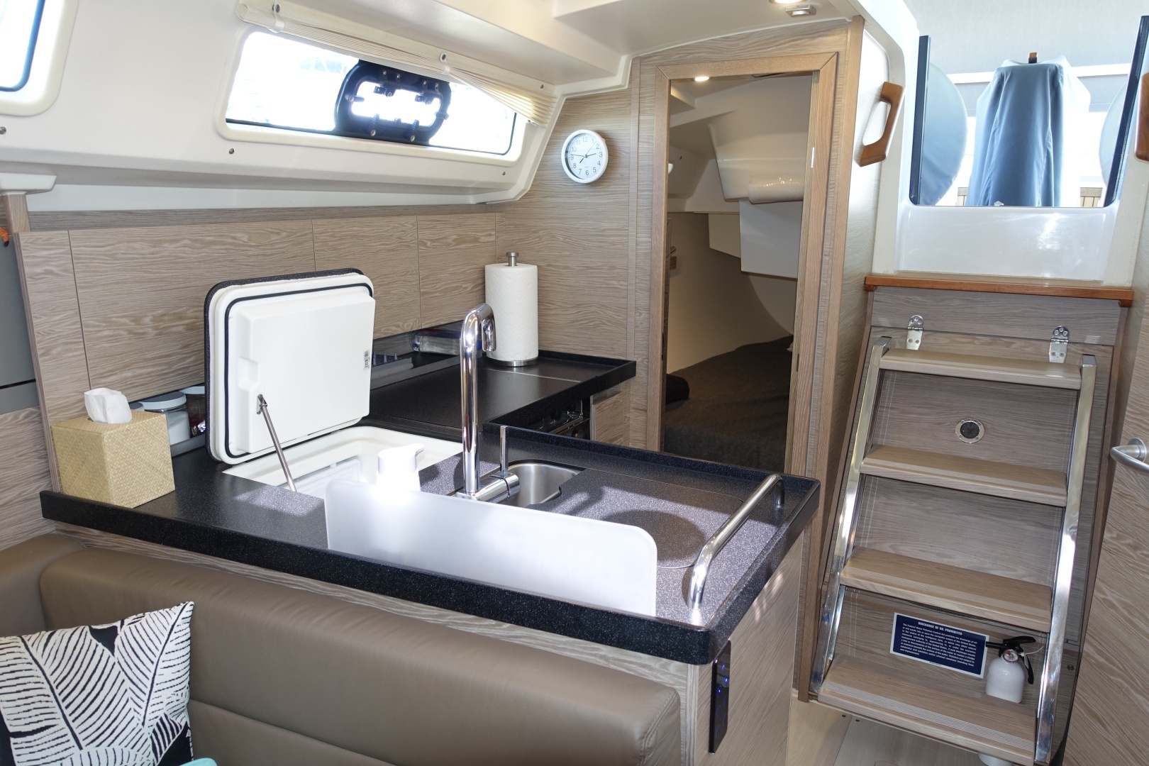 2021 Hanse 348 - Image 4