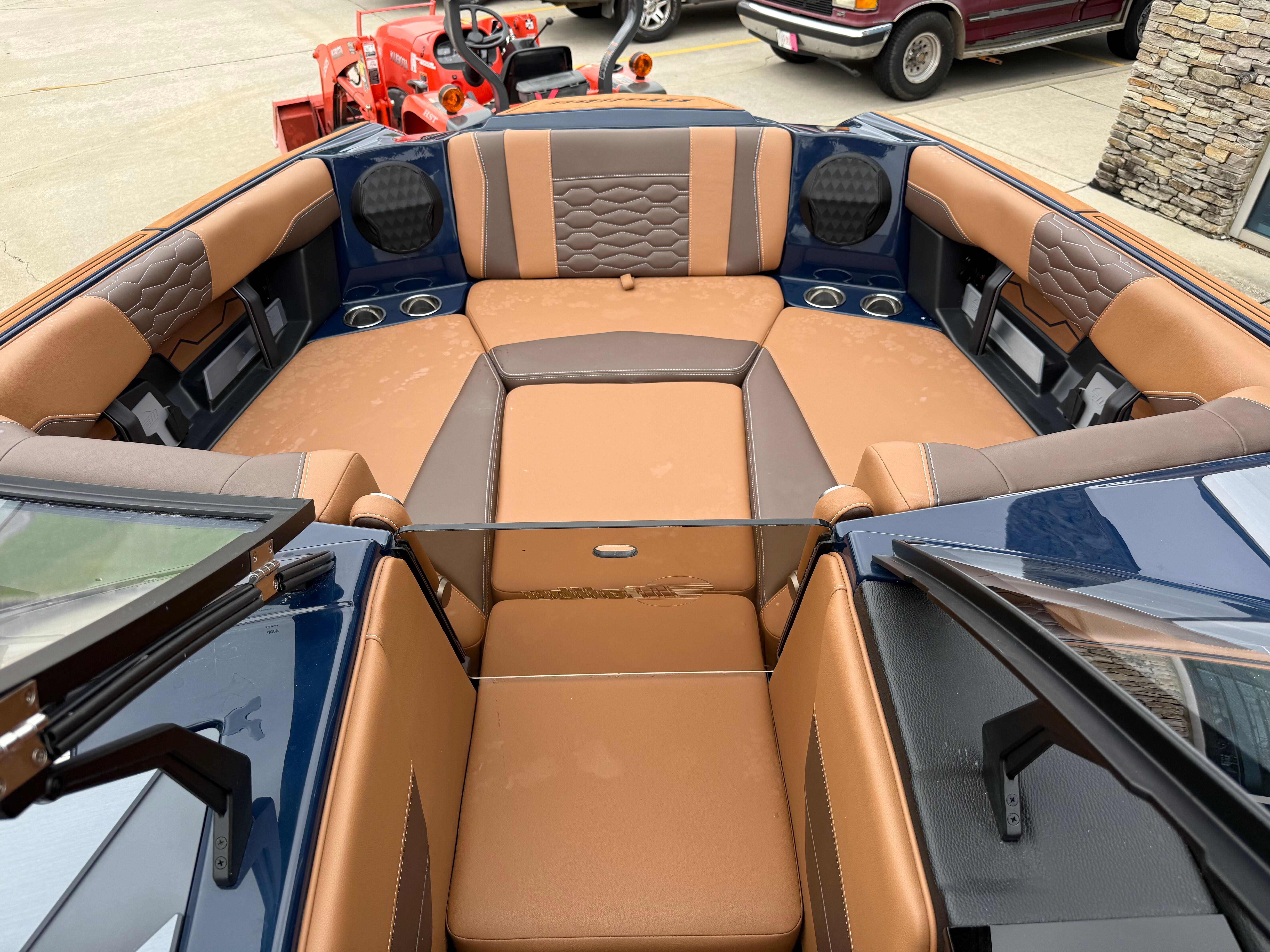 2026 MALIBU 24 MXZ - Image 13