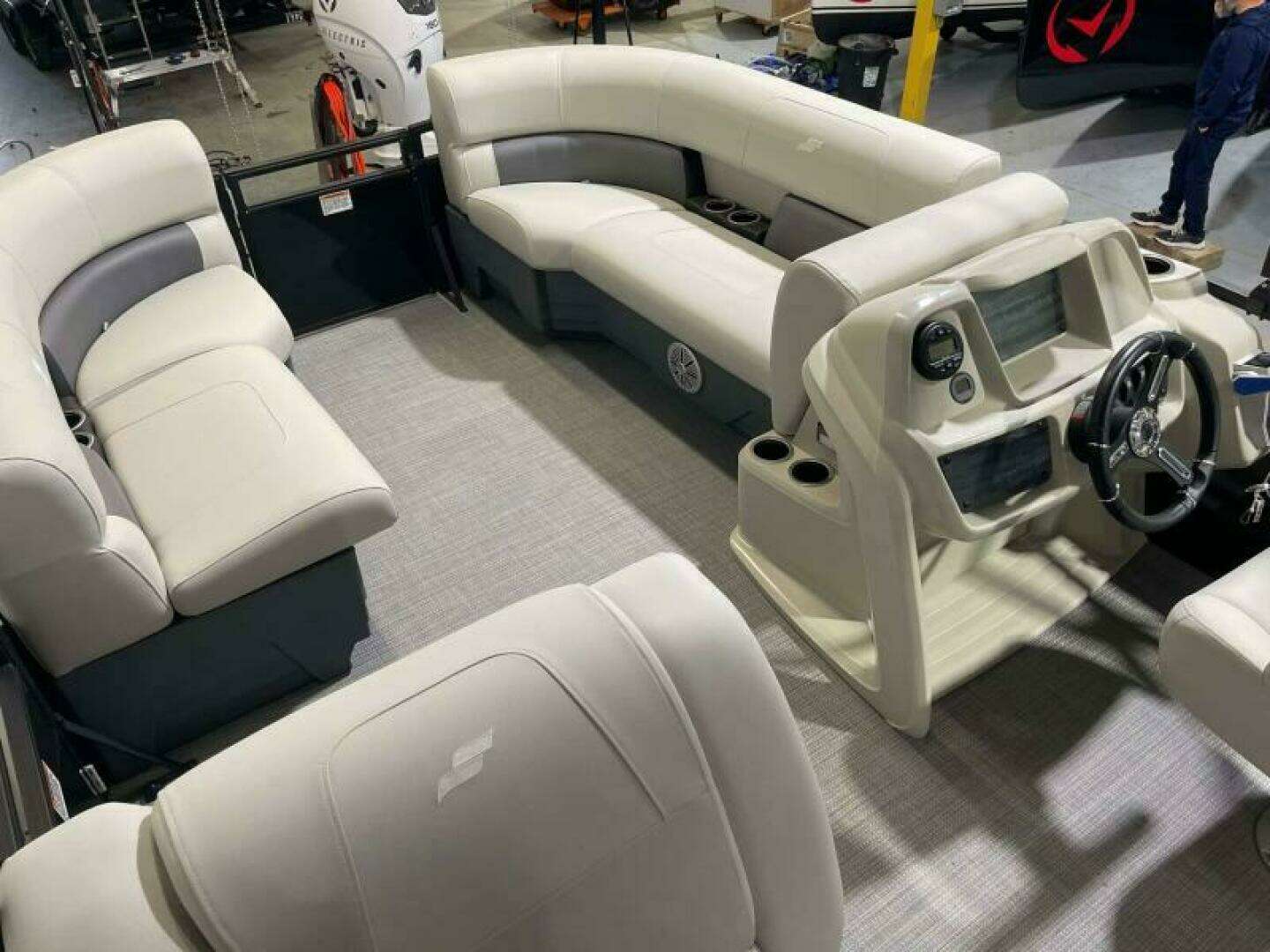2024 Vision WX Tritoon - Image 13