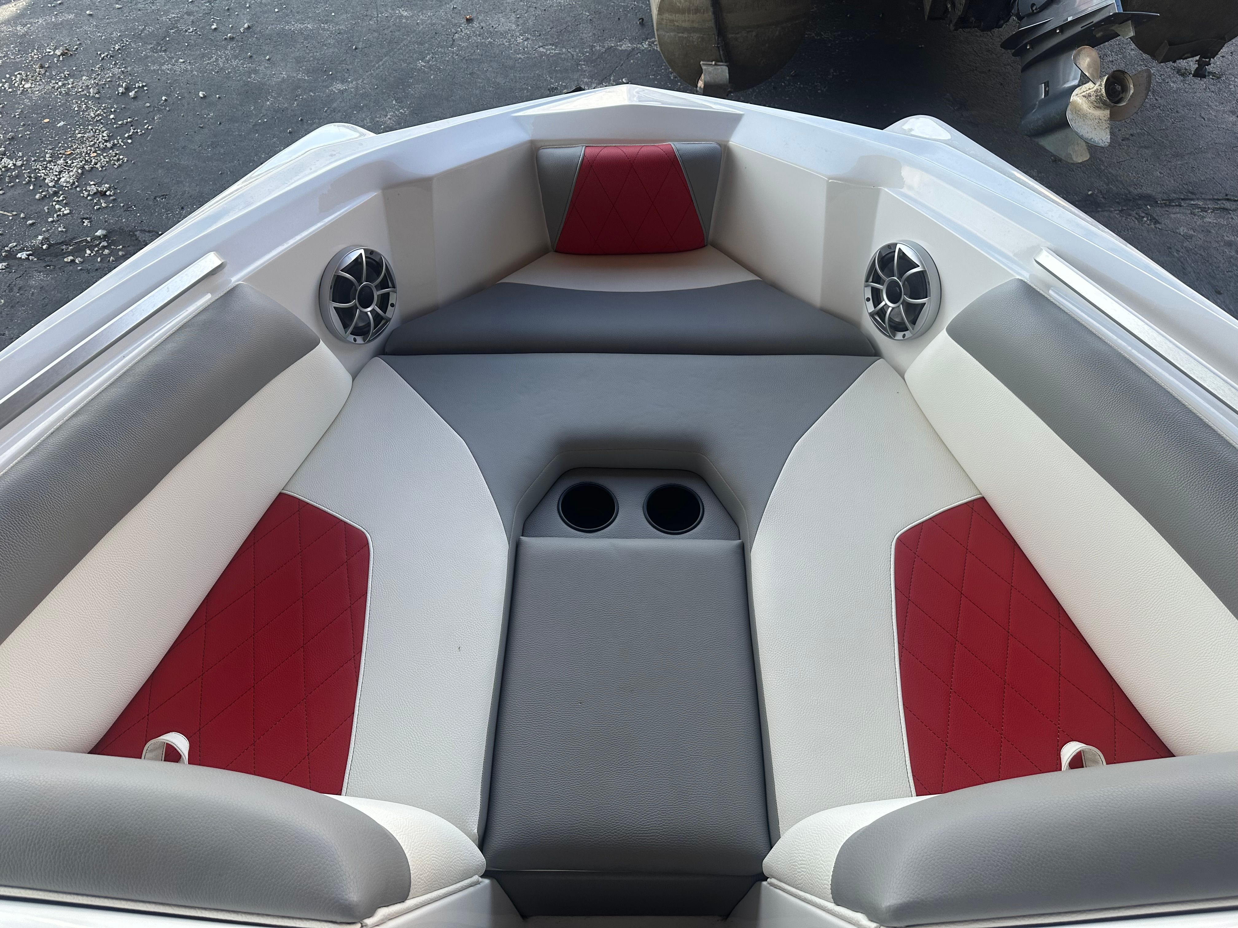 2019 Tigé R20 - 11