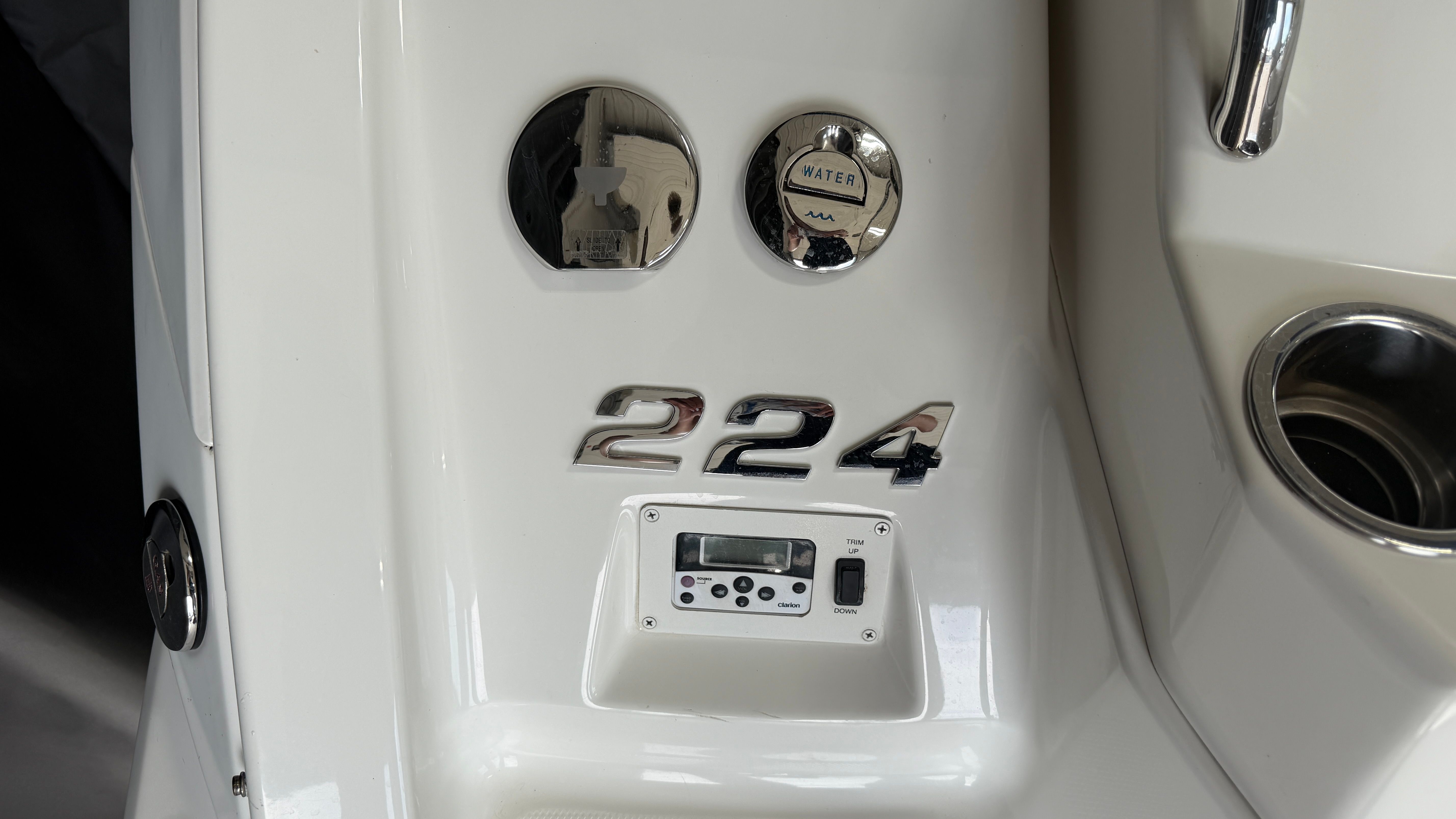 2008 Chaparral 224 Sunesta - 16