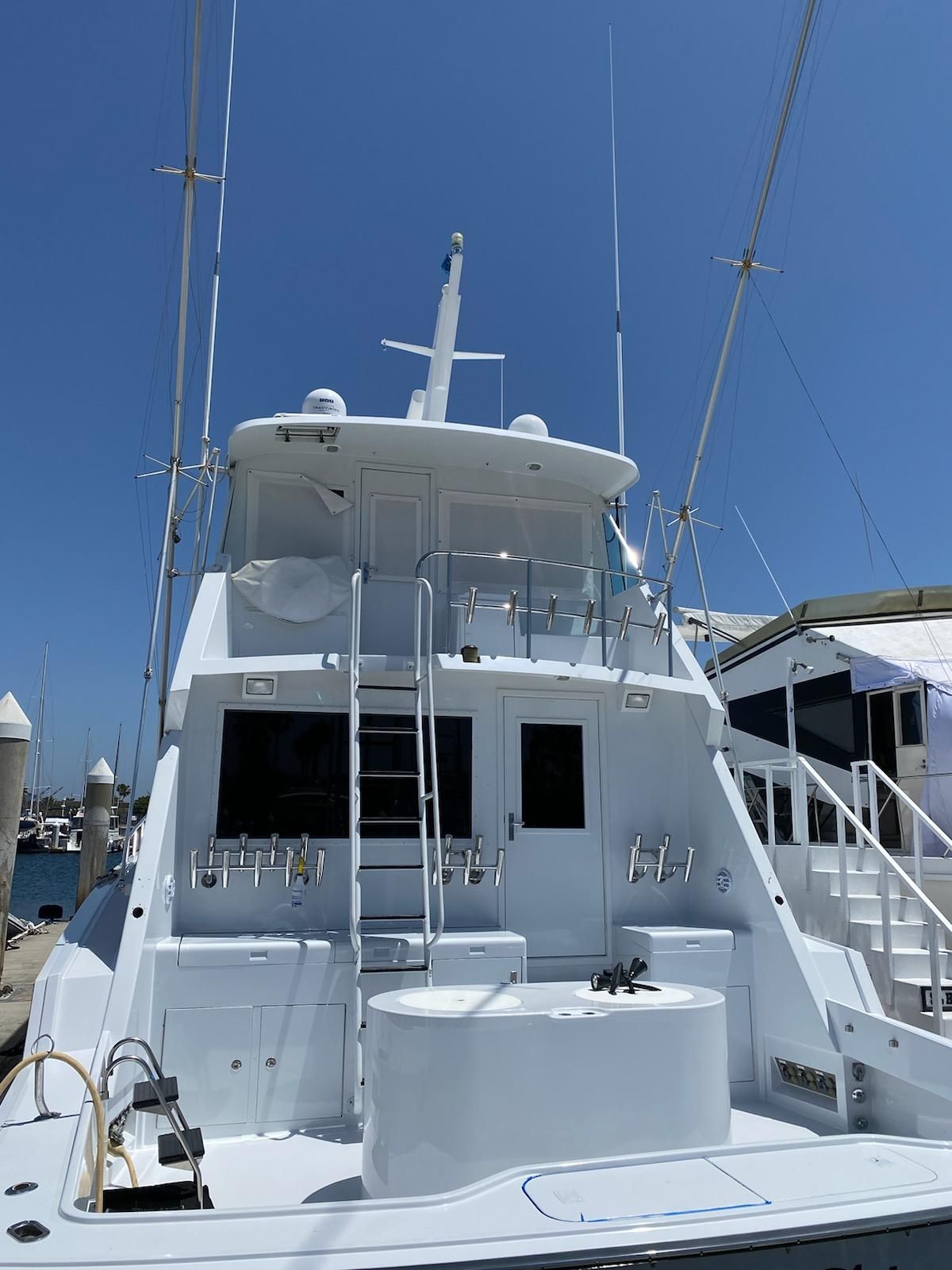 1988 Hatteras 65 Sportfisher - 2