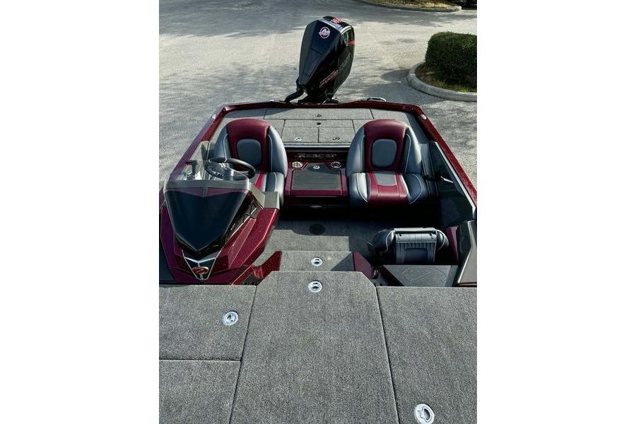 2026 Ranger Z518 Cup-Equipped boat interior with dual seats and steering console.