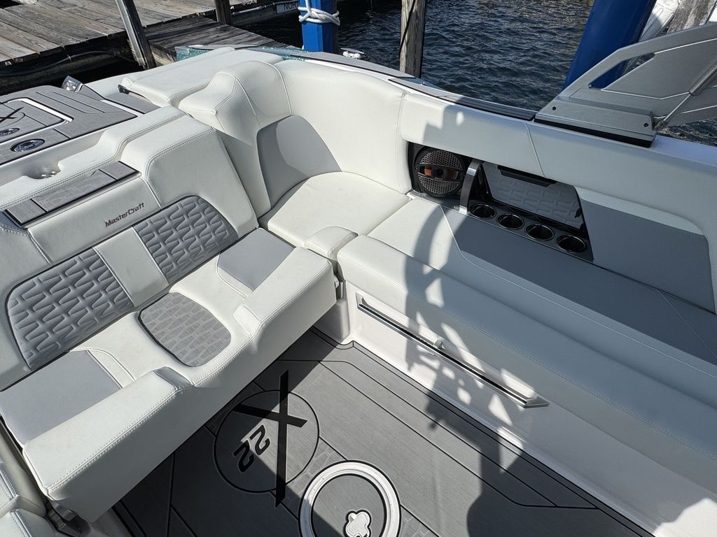 2024 MasterCraft X22 - 10