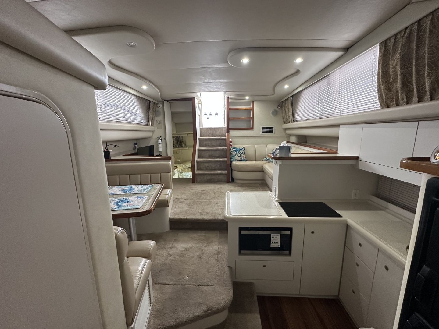 1998 Cruisers Yachts 3650 Aft Cabin - Image 37