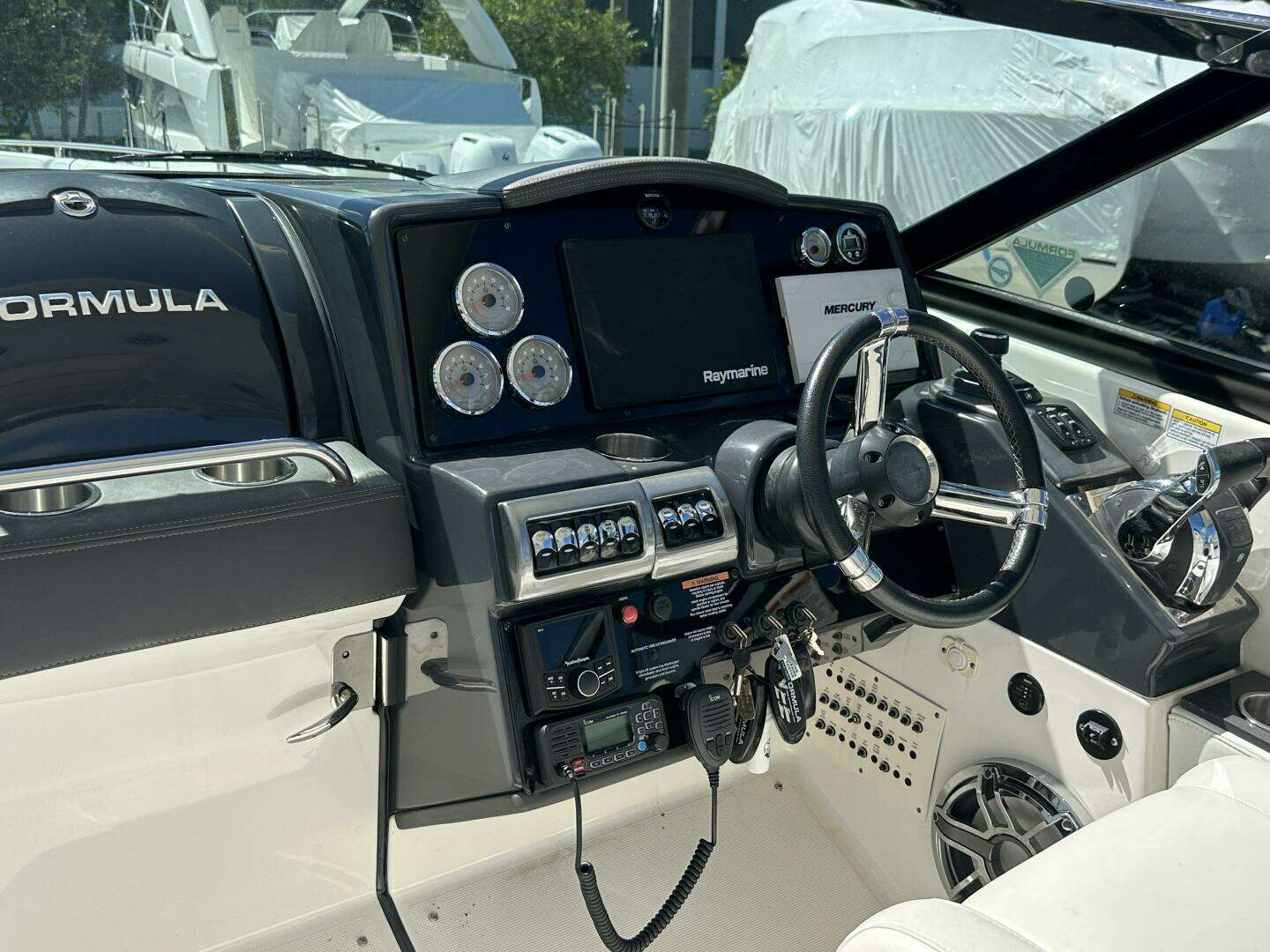 2021 Formula 350 Crossover Bowrider OB - Image 21