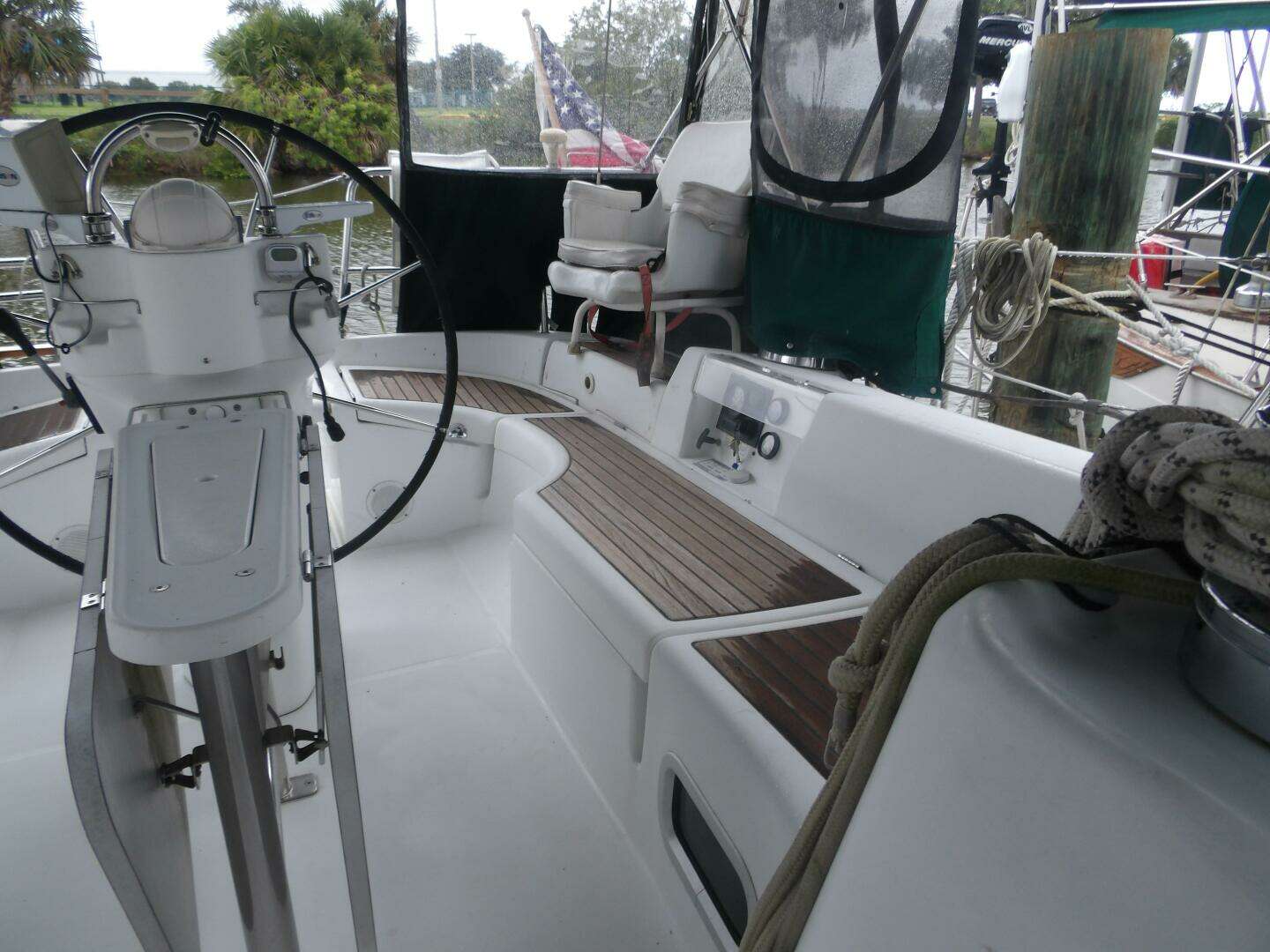 2004 Beneteau 423 - Image 12