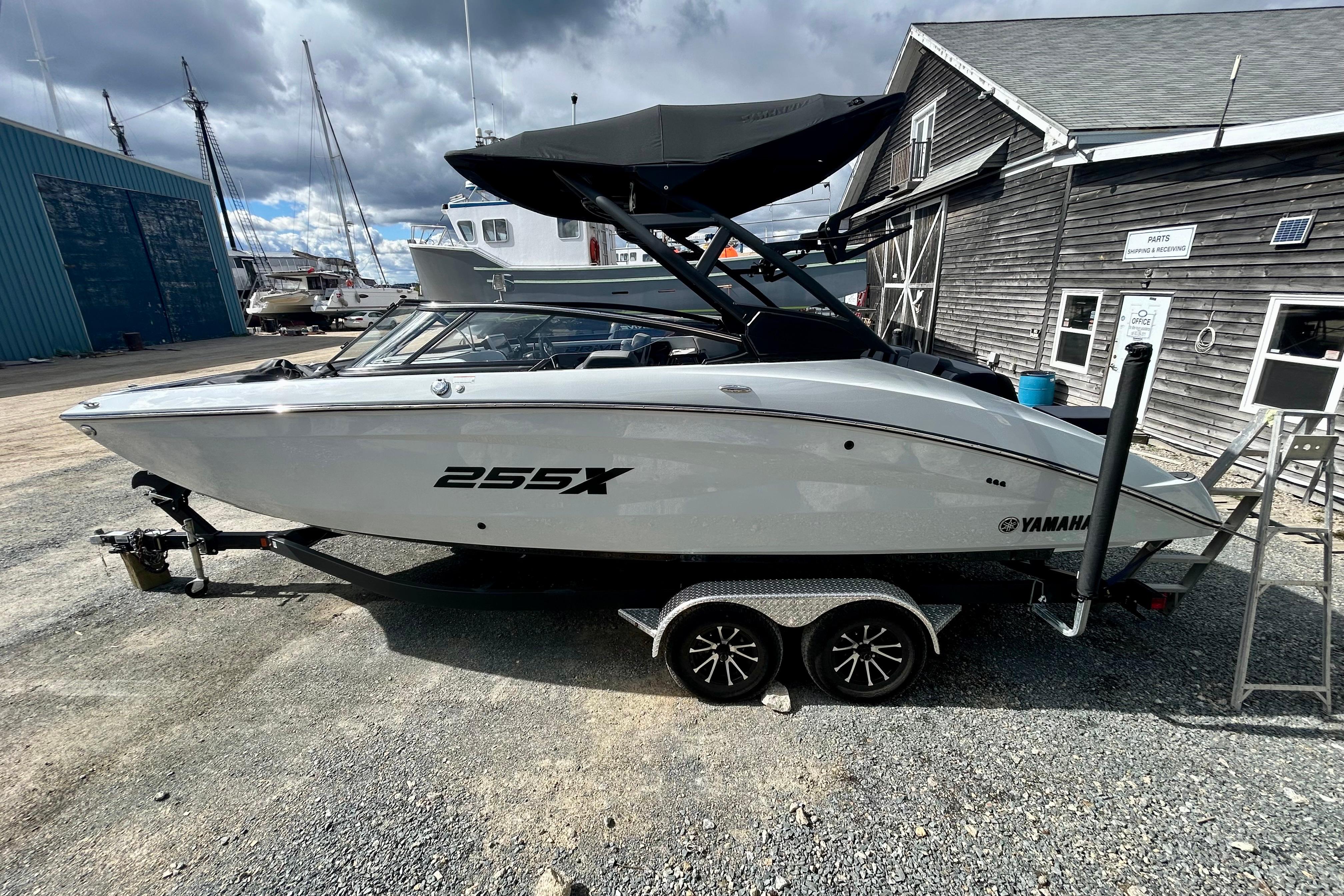 2024 Yamaha Boats 255XD