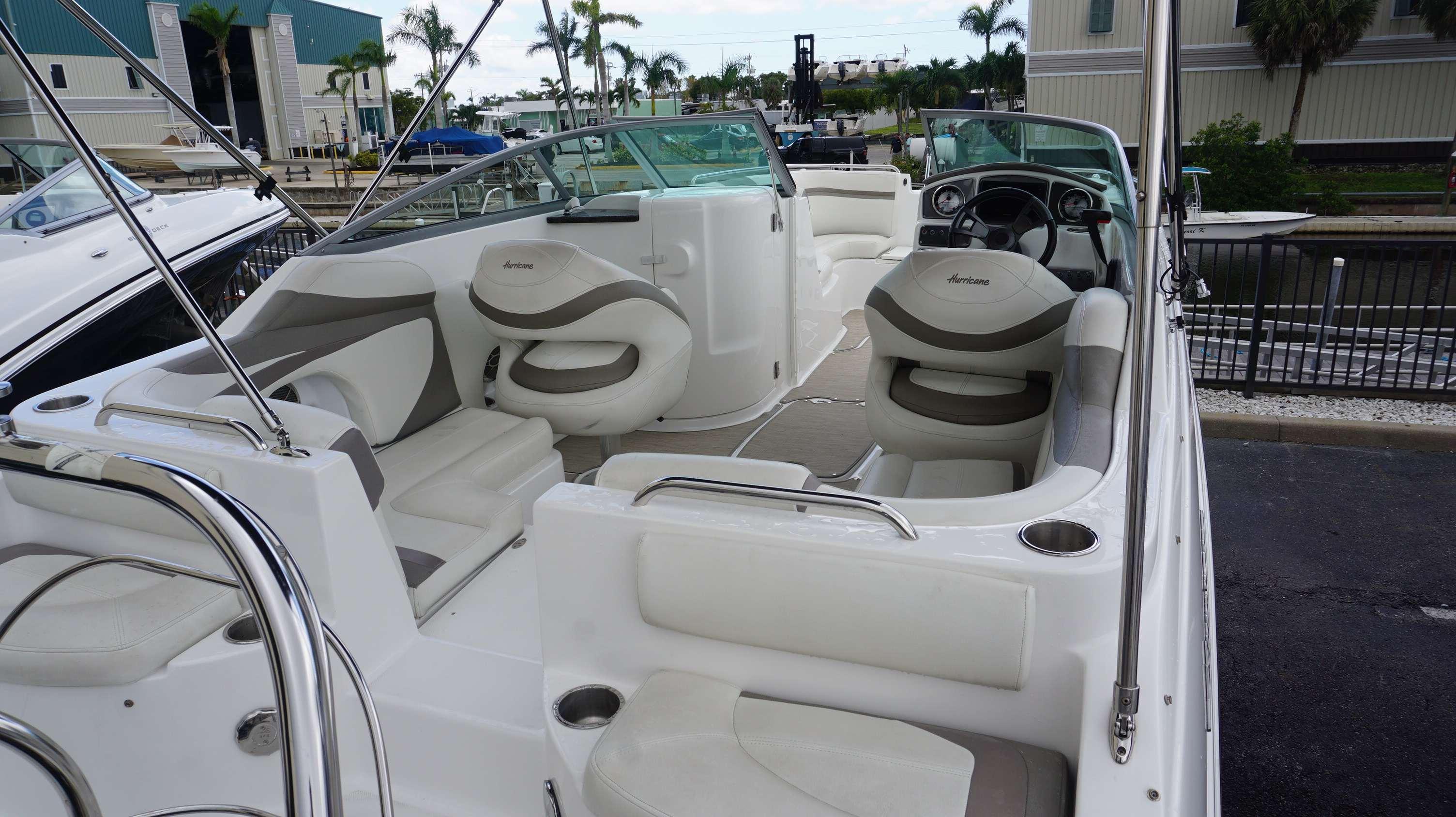 2015 Hurricane 2486SD - 19