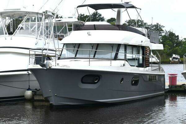 2023 Beneteau Swift Trawler 41 Fly