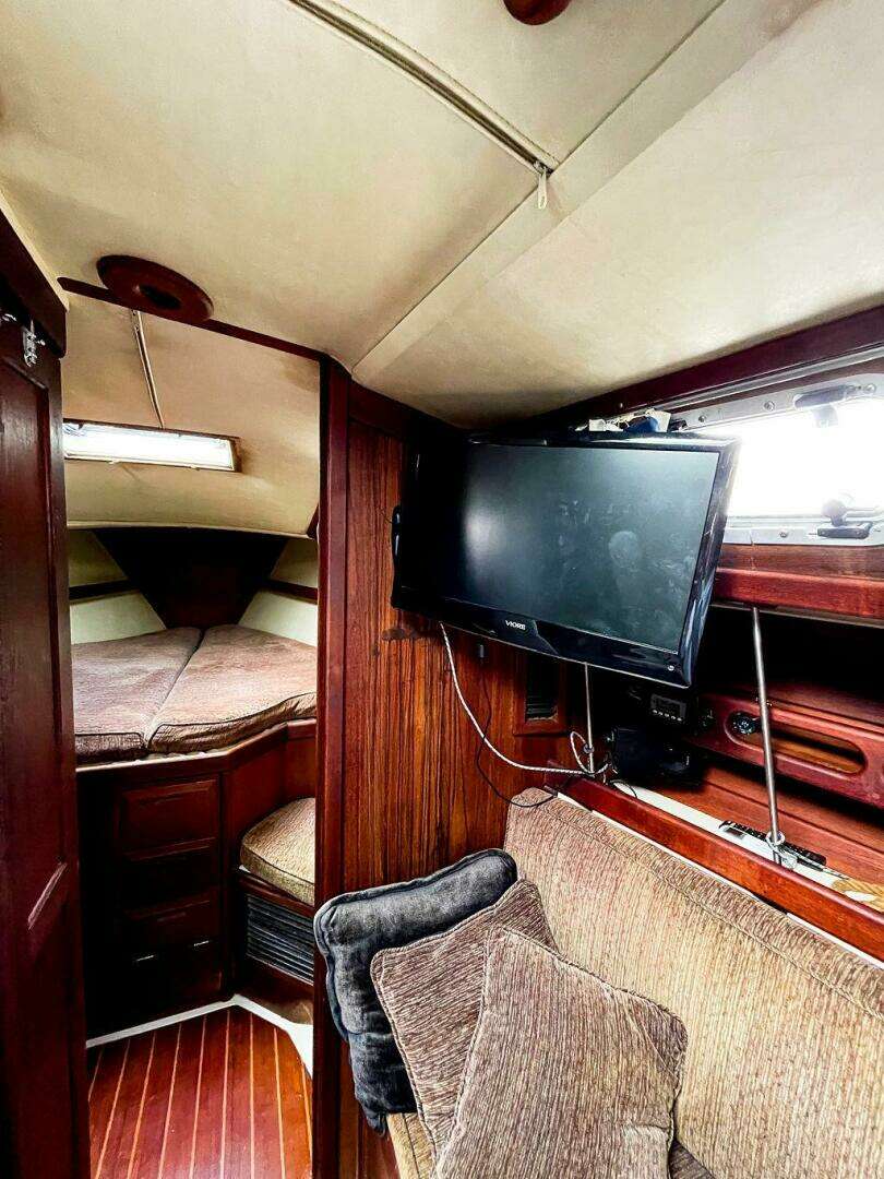 1987 Ericson — - Image 24