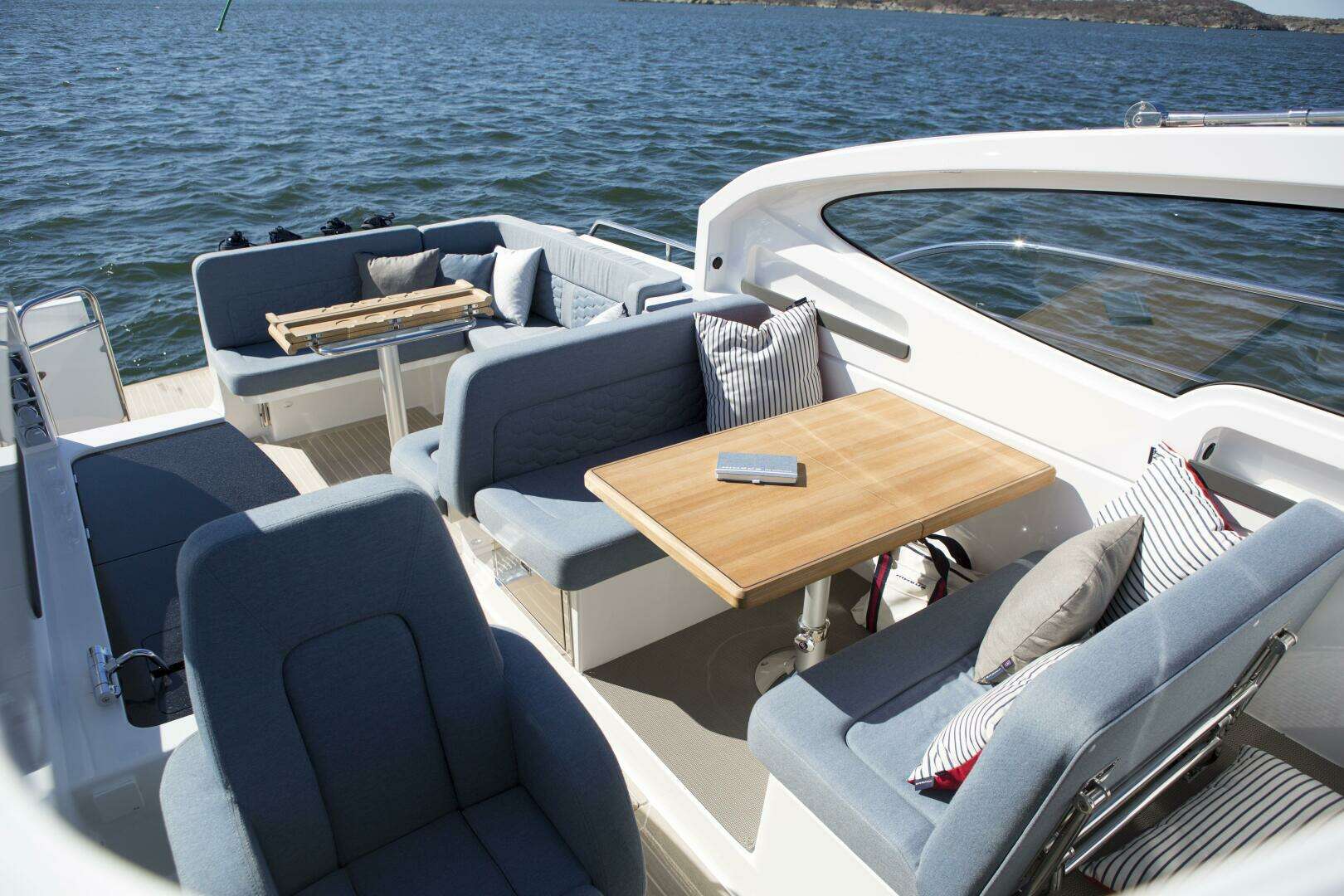 2026 Nimbus 305 Drophead - Image 17