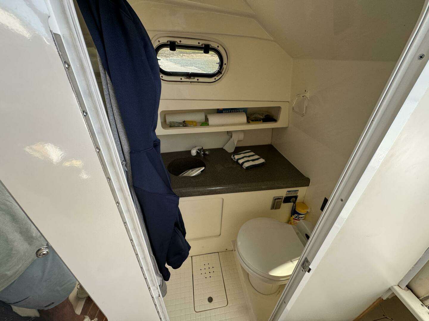 1999 Boston Whaler 28 Conquest - Image 24