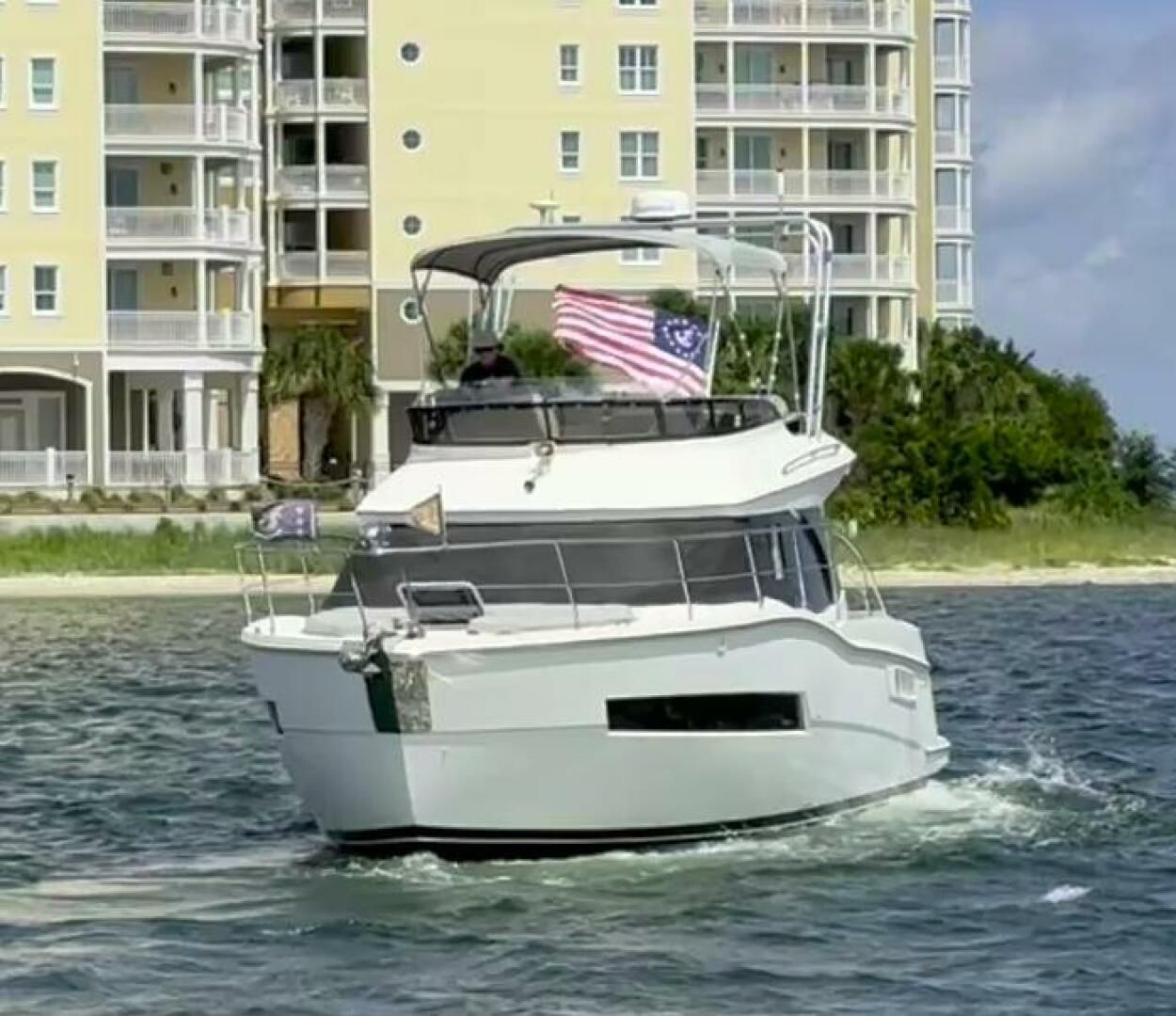 2020 Carver C36 Command Bridge - Image 3