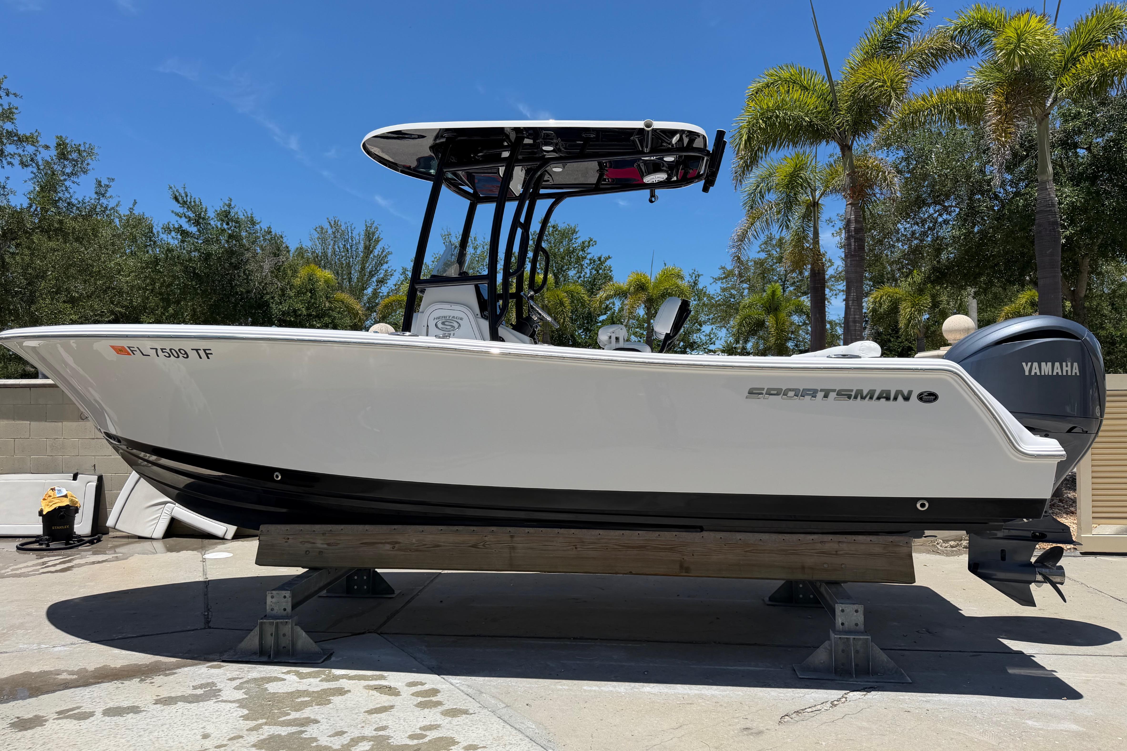 2022 Sportsman Heritage 231 Center Console