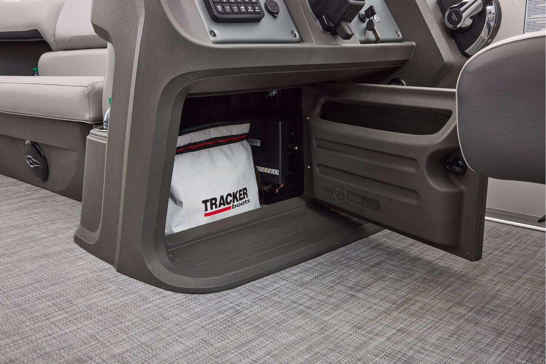 2026 Sun Tracker Party Barge 20 DLX - 40