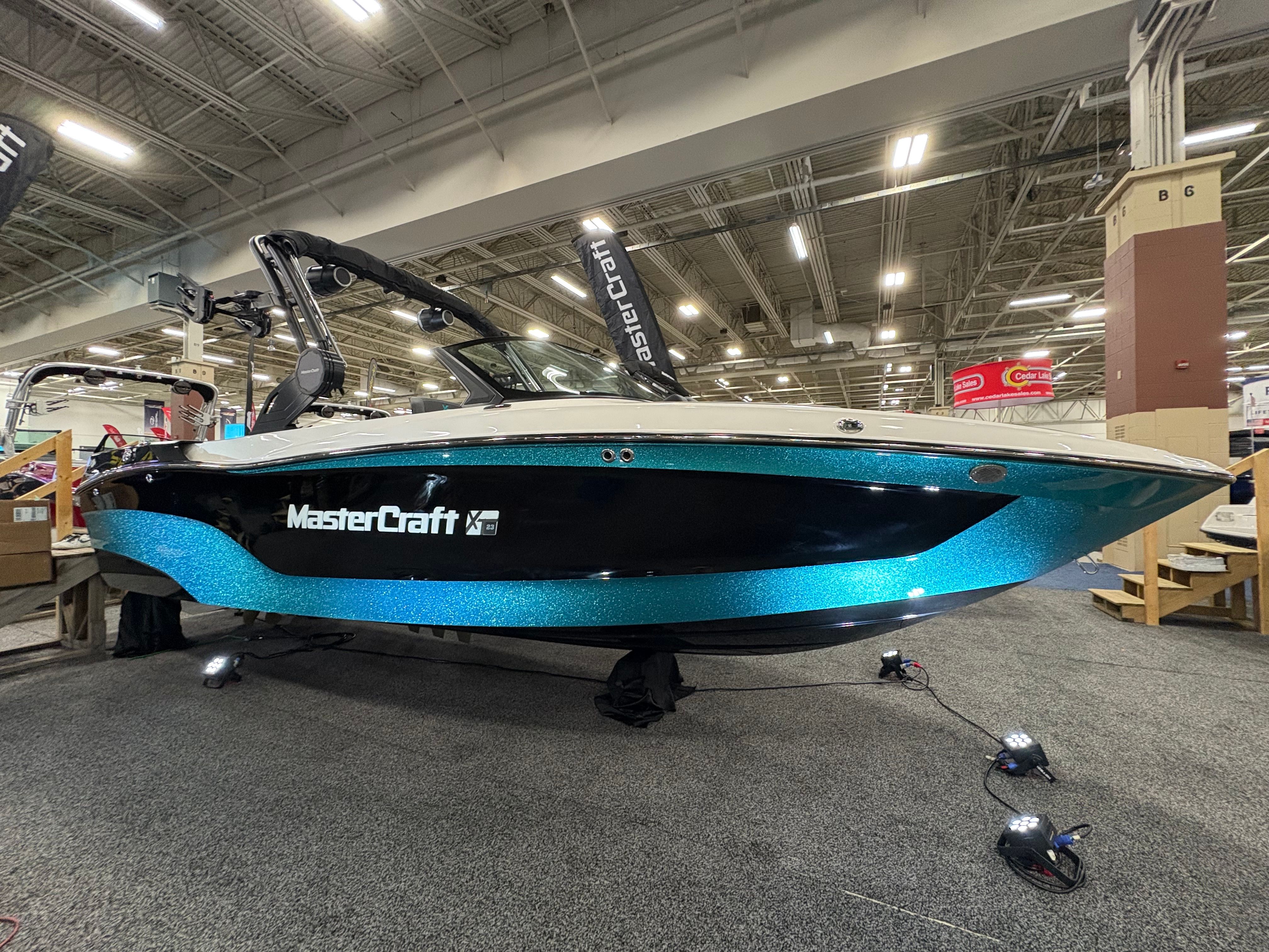 2025 MasterCraft XT23 - 20