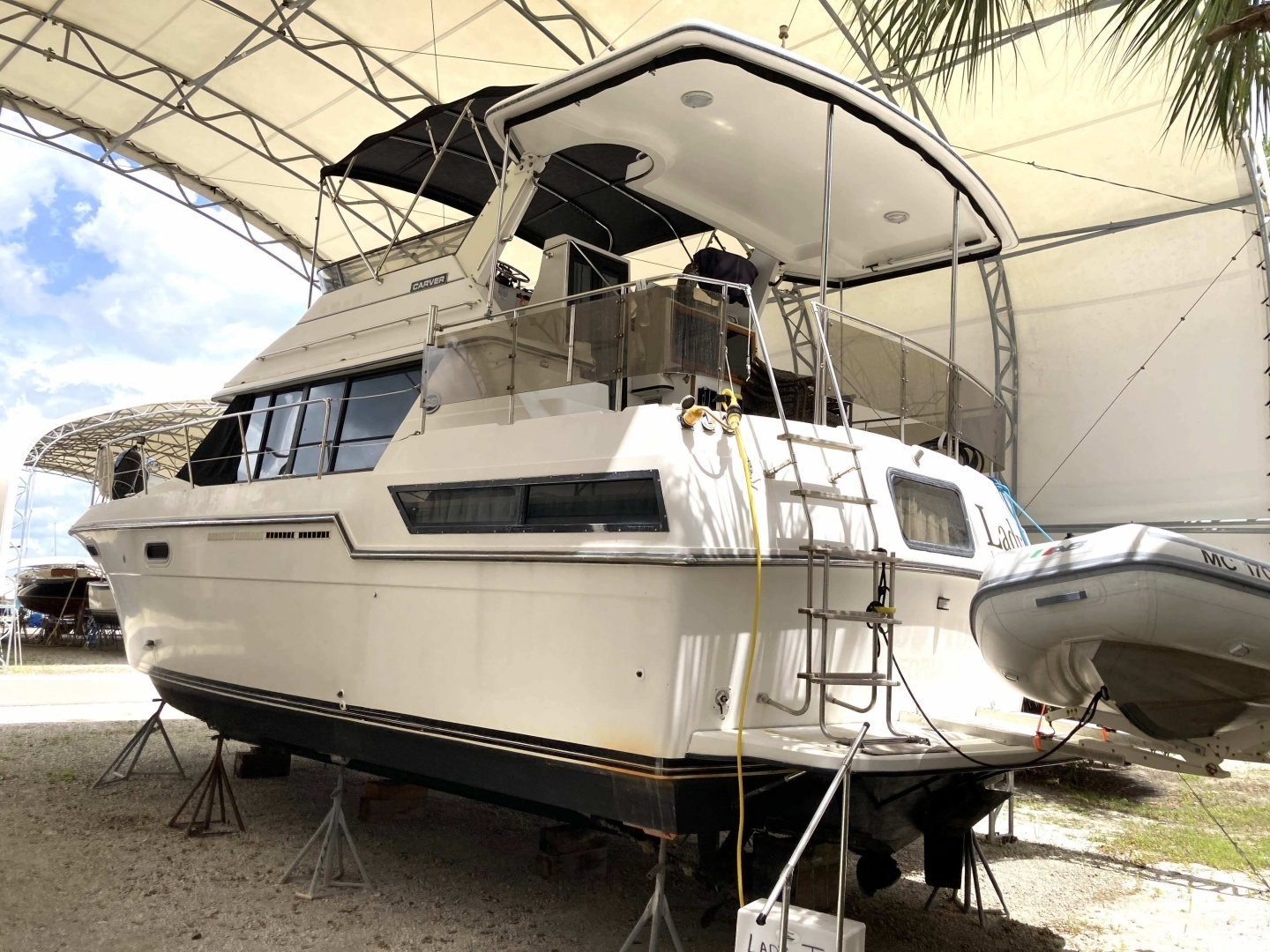 1989 Carver 3807 - Image 3