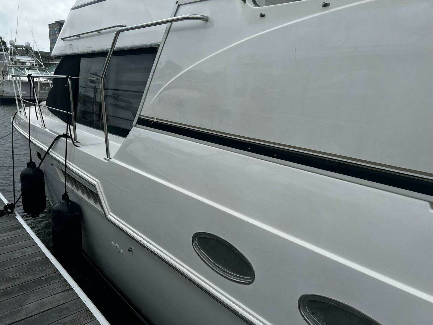 1999 Carver 356 Aft Cabin - Image 7