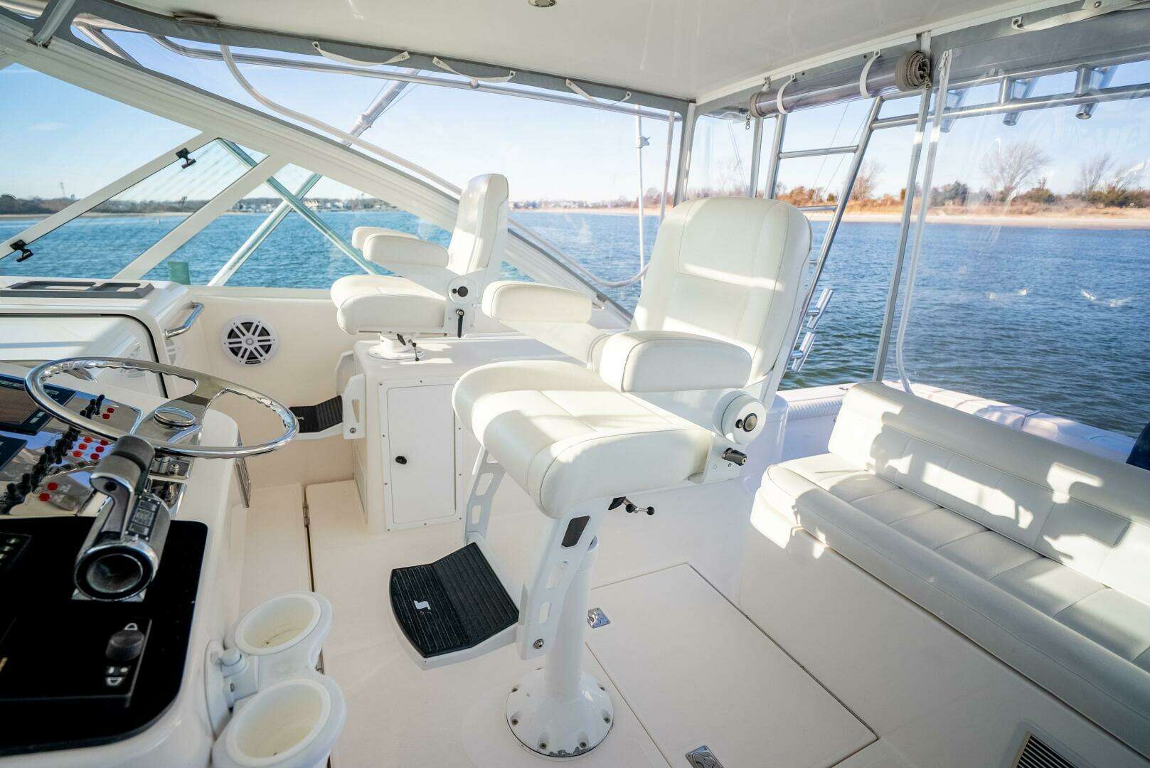 2007 Cabo 40 Express - Image 16