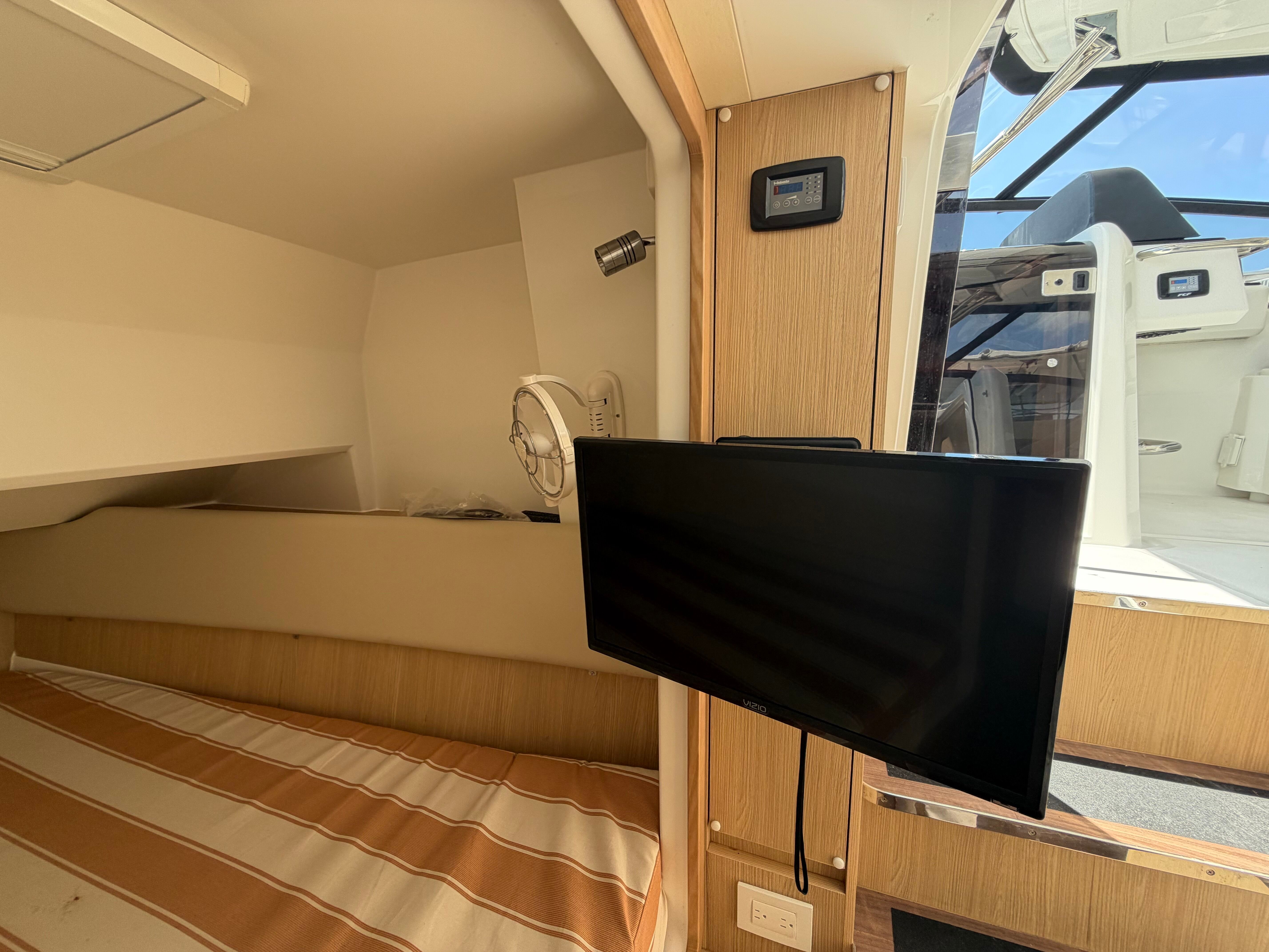 2020 AQUILA 36 SP - Image 26