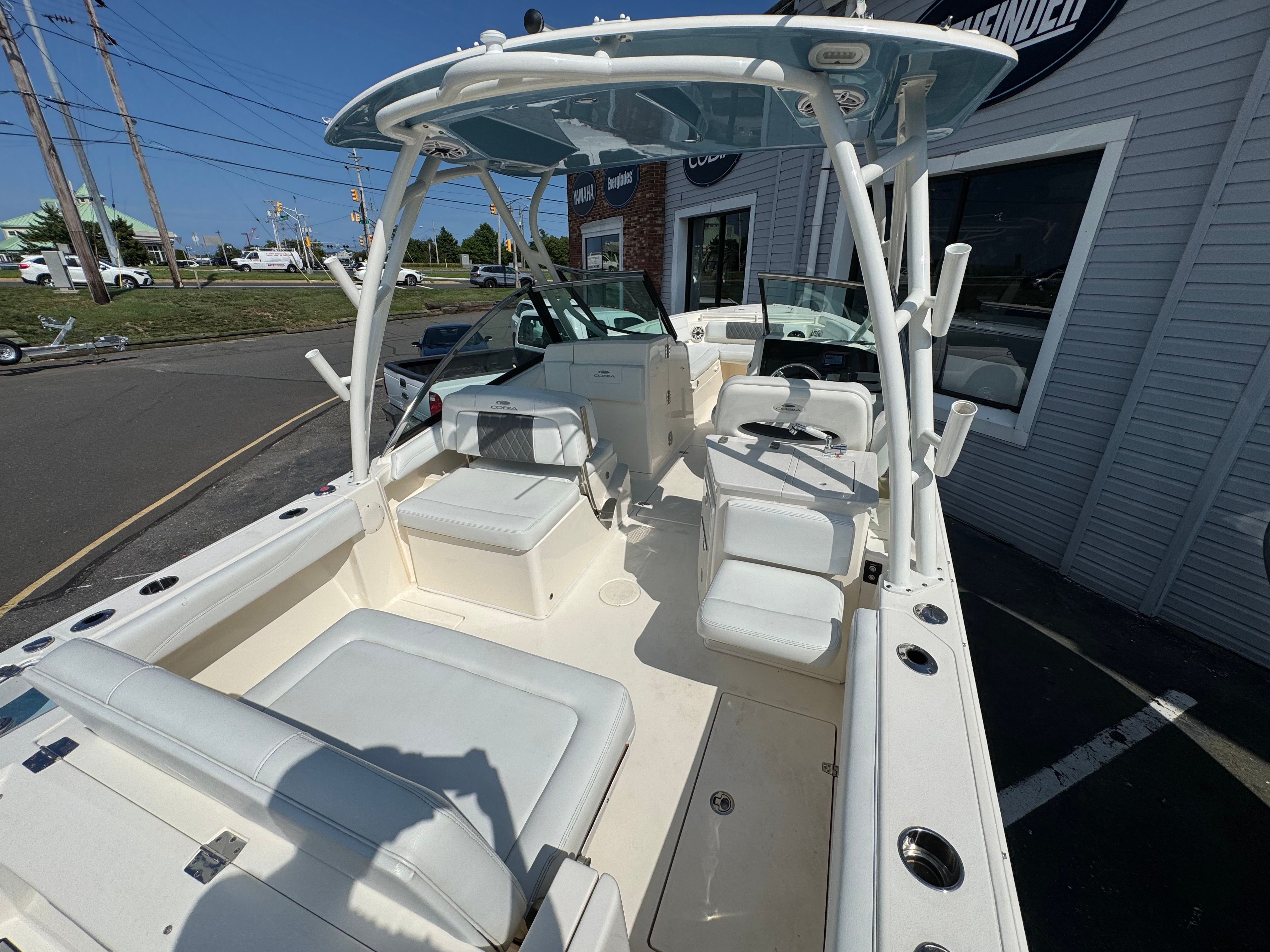 2020 COBIA 240 DC - Image 15