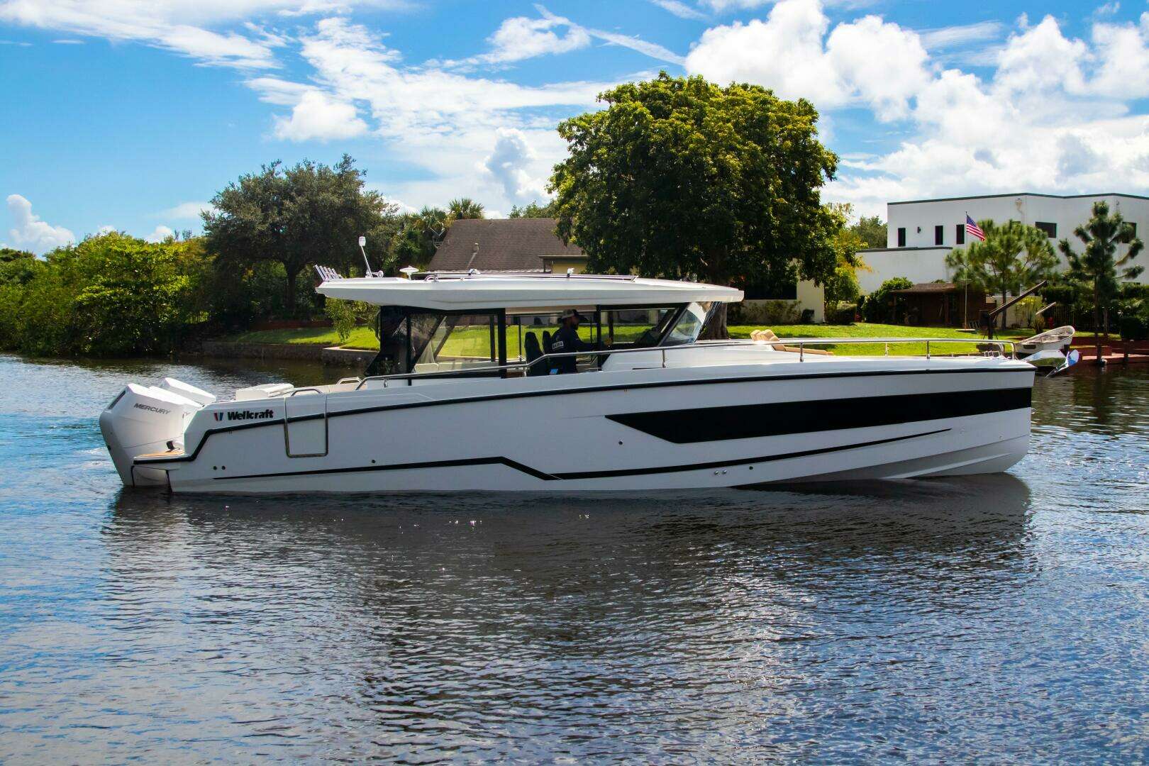 2025 Wellcraft 38 Explorer - Image 9