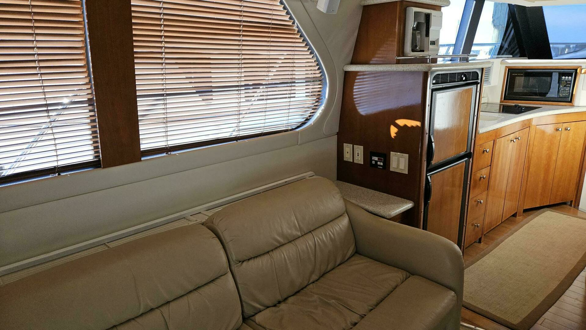 2000 Carver 450 Voyager - Image 5